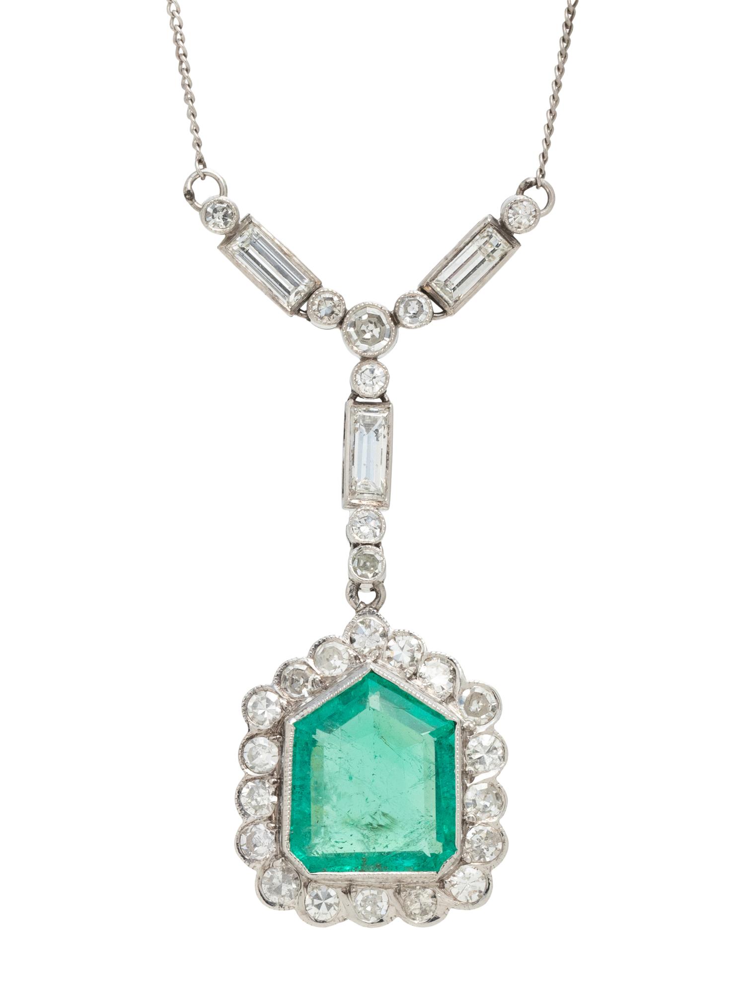 EMERALD AND DIAMOND NECKLACE