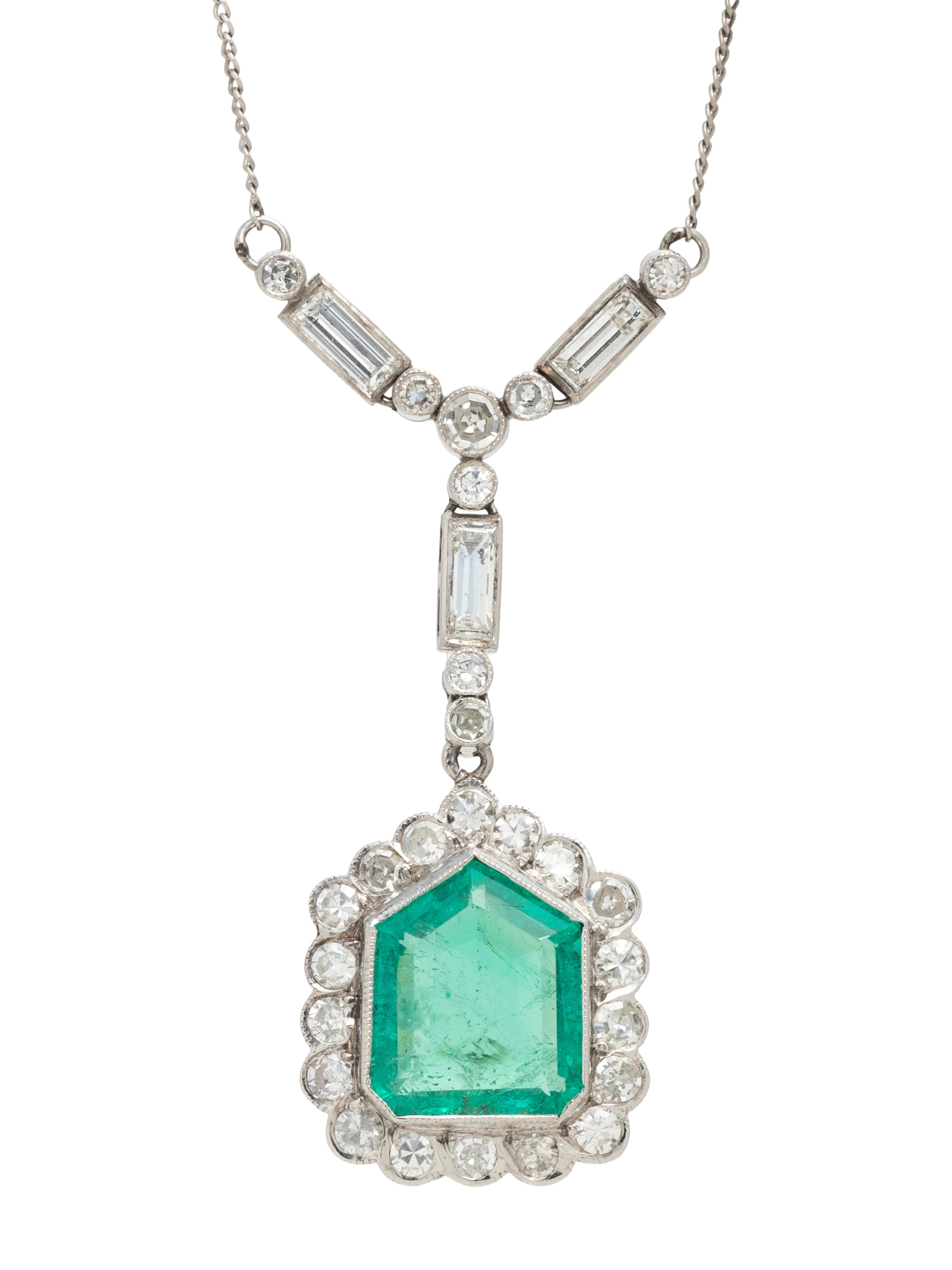 EMERALD AND DIAMOND NECKLACE