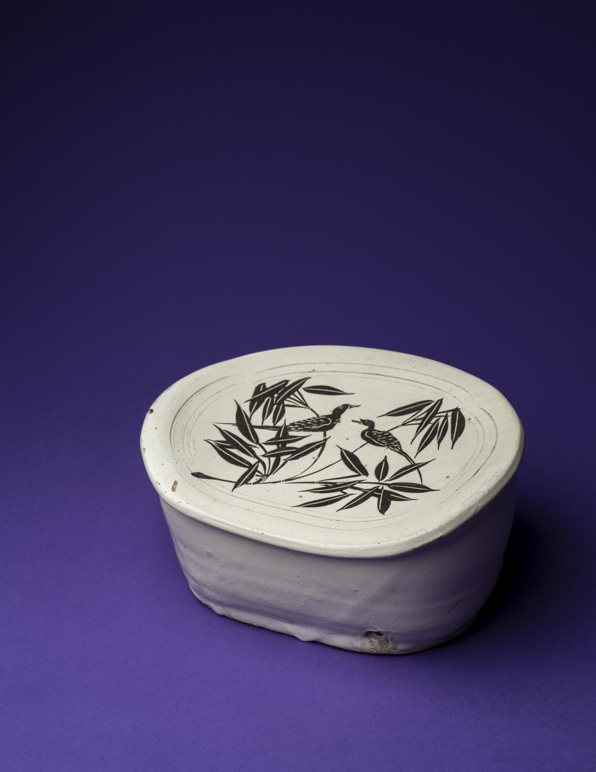 A Chinese Cizhou Stoneware Pillow