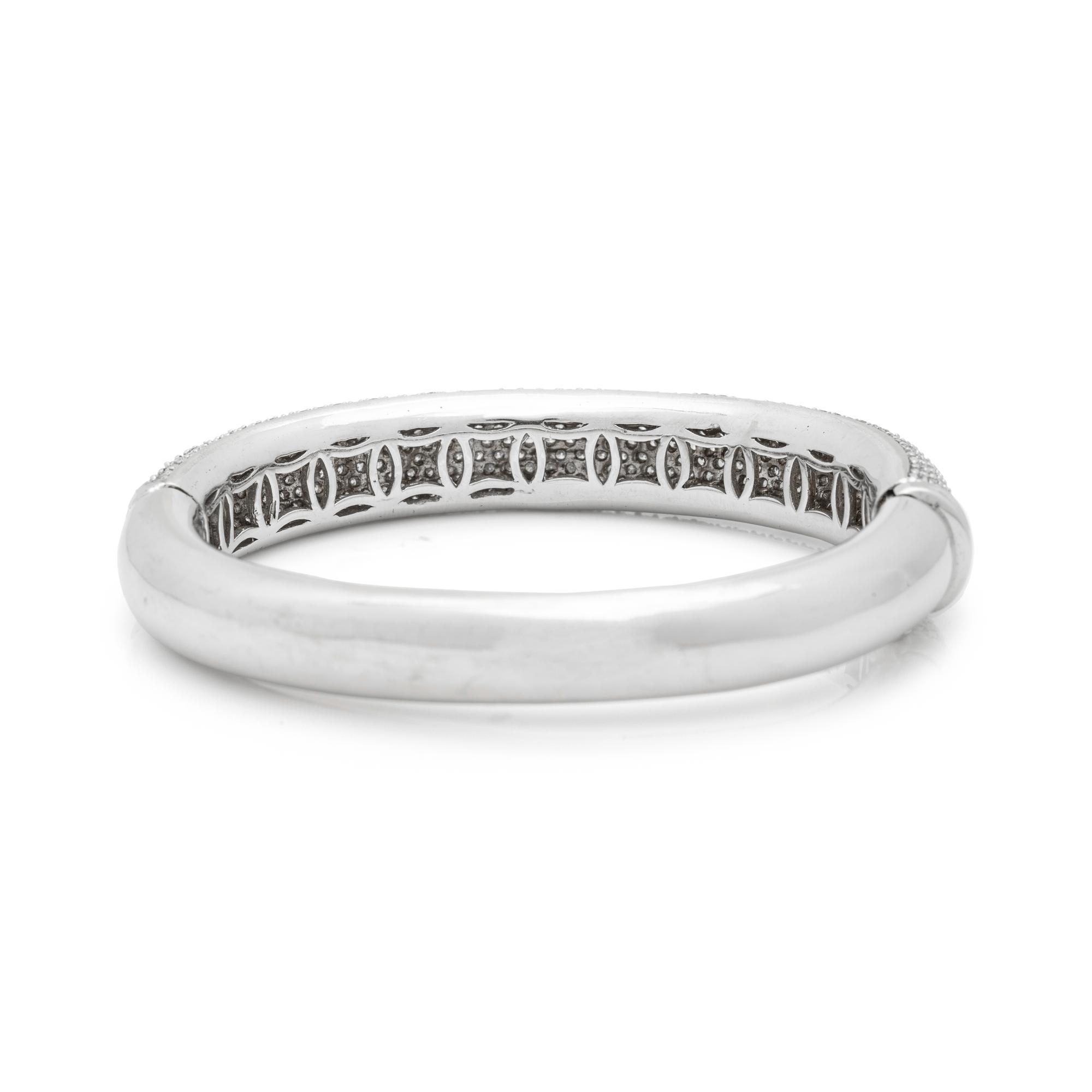 WHITE GOLD AND DIAMOND BANGLE BRACELET