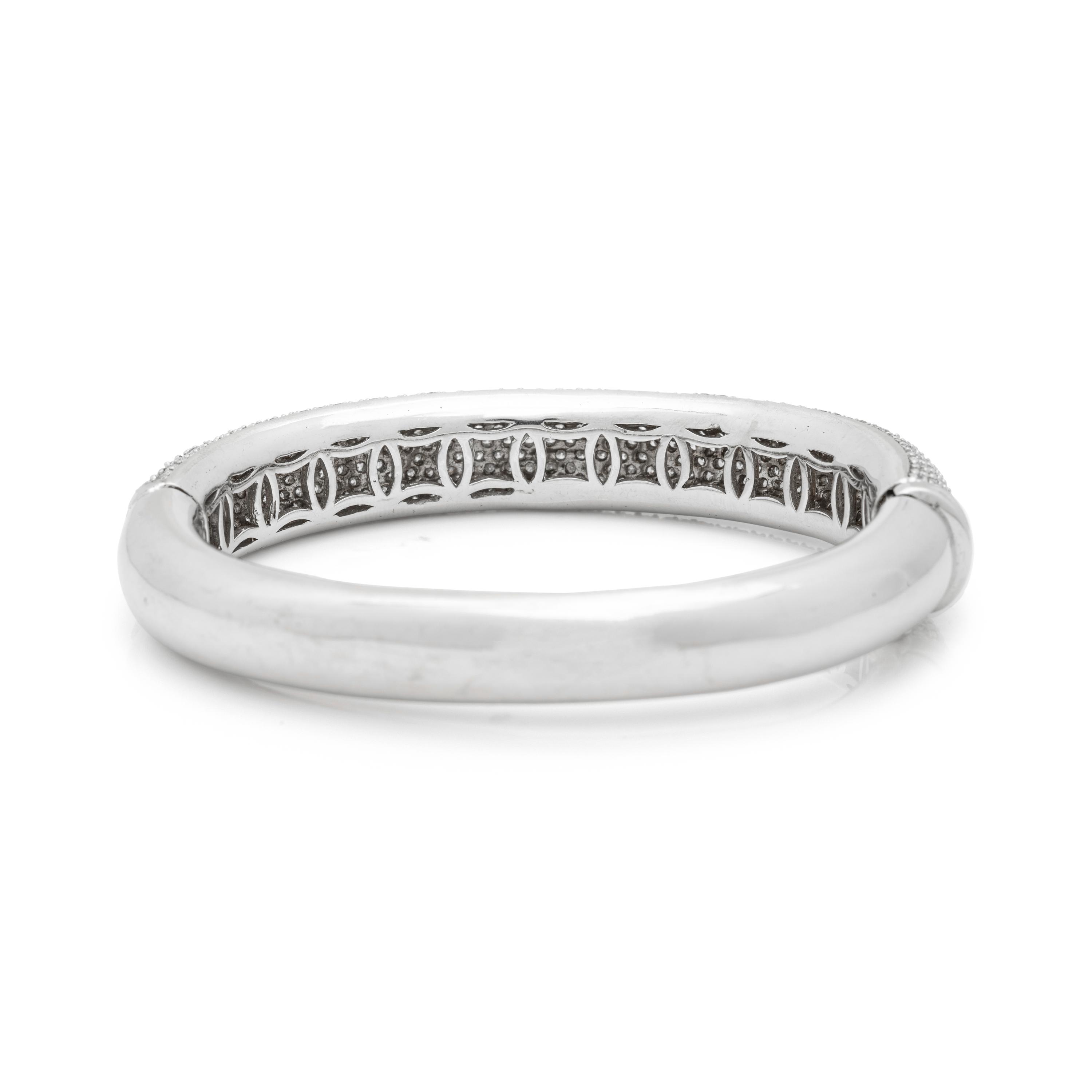 WHITE GOLD AND DIAMOND BANGLE BRACELET
