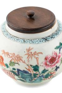 A Chinese Export Porcelain Teapot and Chocolate Pot
