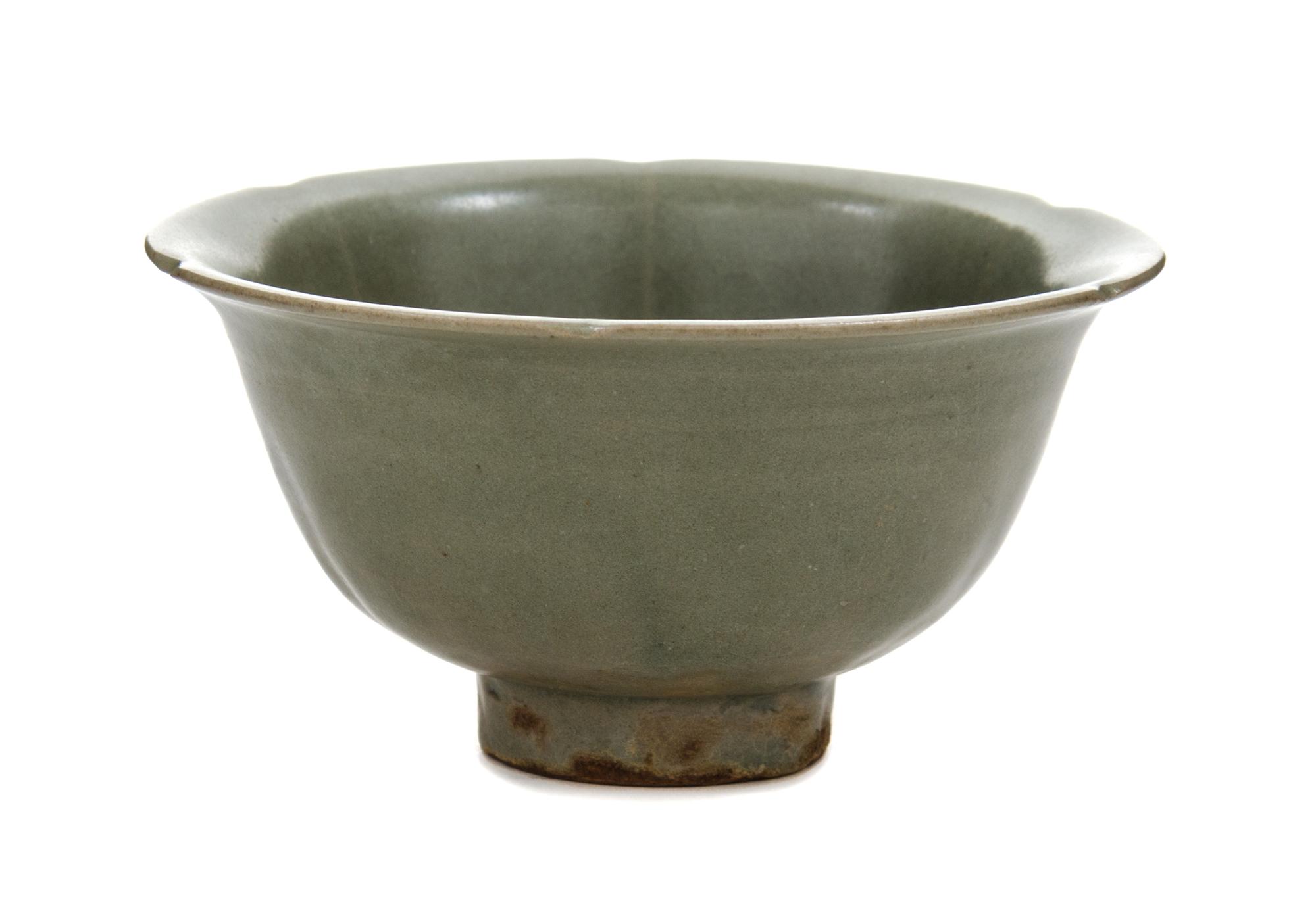 A Small Yaozhou Celadon Glazed Porcelain Bowl — NORTHEN SONG DYNASTY