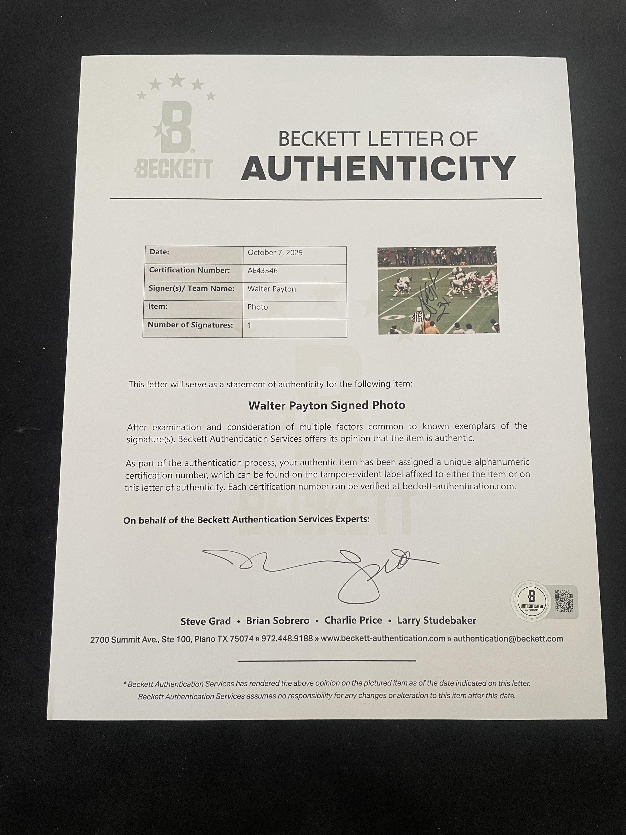 A Walter Payton Signed Autograph Original Unpublished Super Bowl XX Photograph (Beckett Authentication Services Letter)