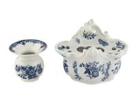 Two Worcester Porcelain Articles