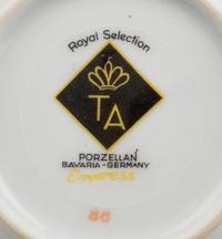 A Franciscan Porcelain Dinner Service