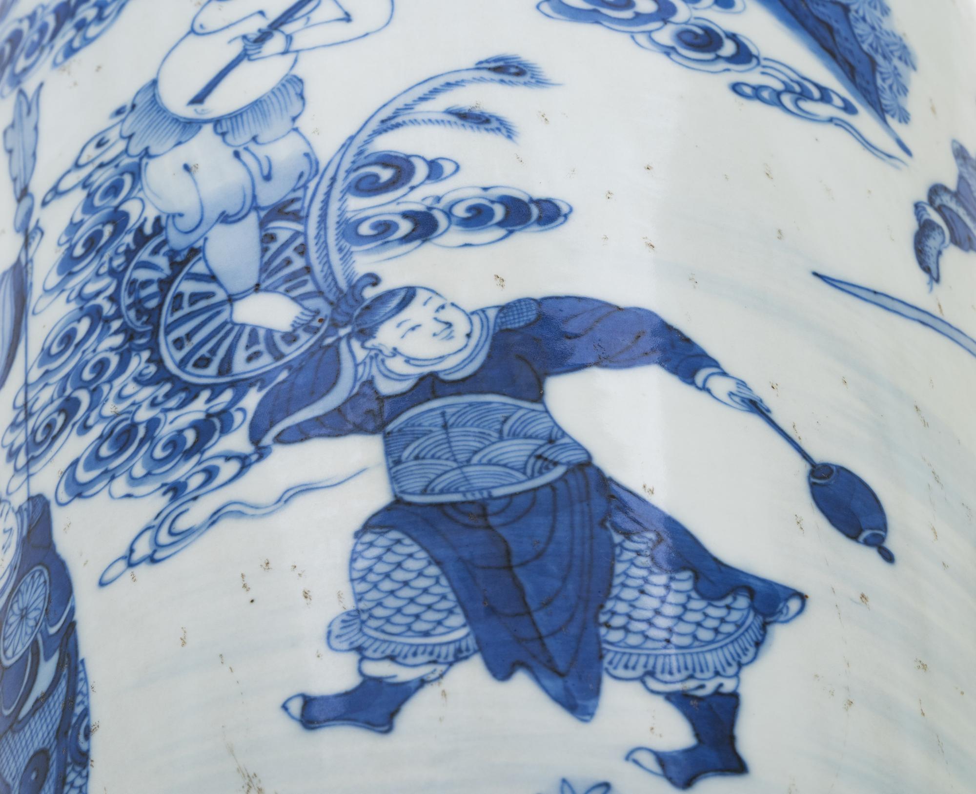 A Chinese Blue and White Porcelain Rouleau Vase
