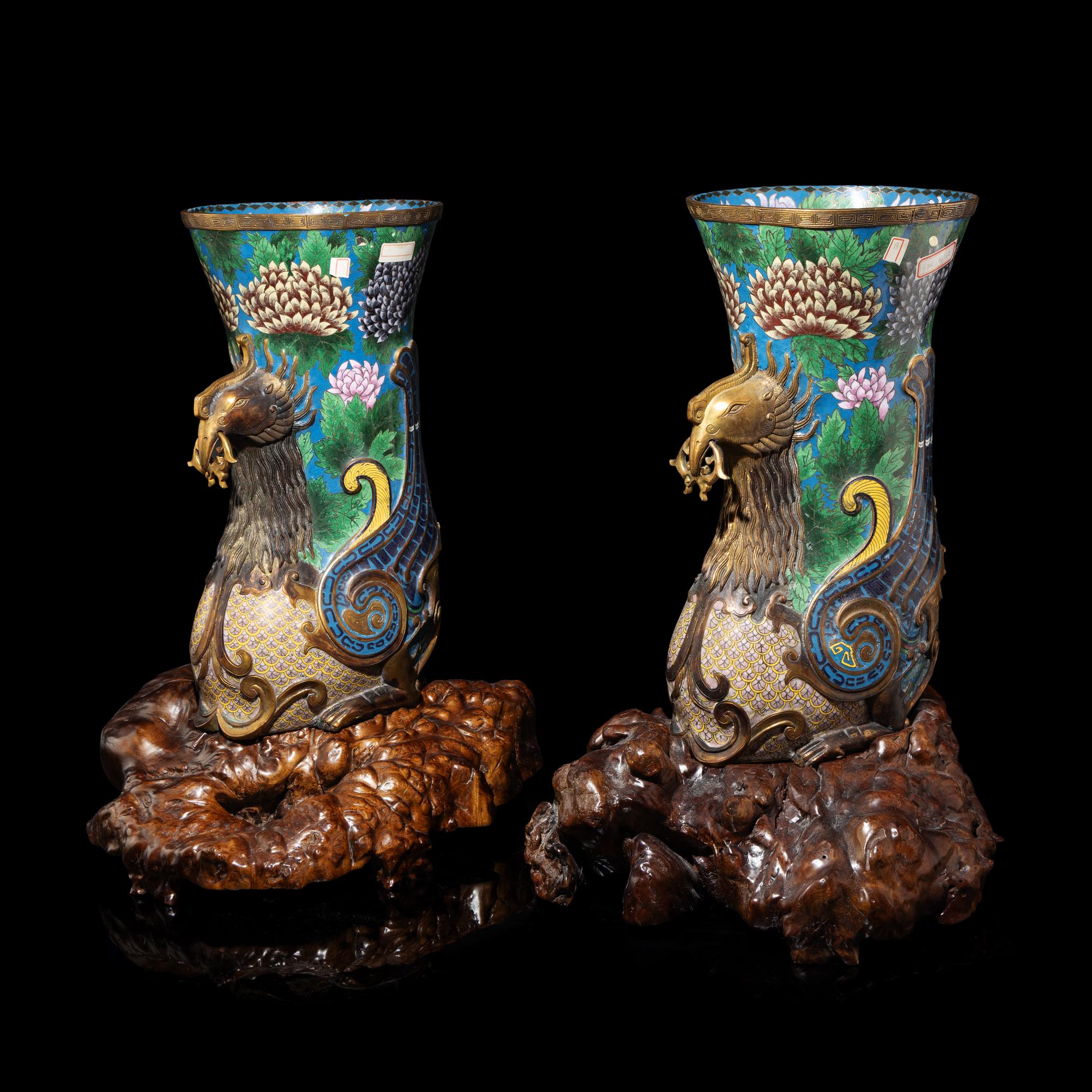A Pair of Chinese Cloisonné Enamel Phoenix Vases, 20th Century — 近代 掐絲琺琅鳳尾觥一對