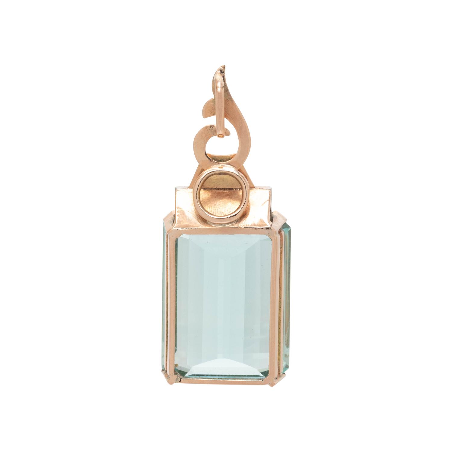 AQUAMARINE AND DIAMOND PENDANT