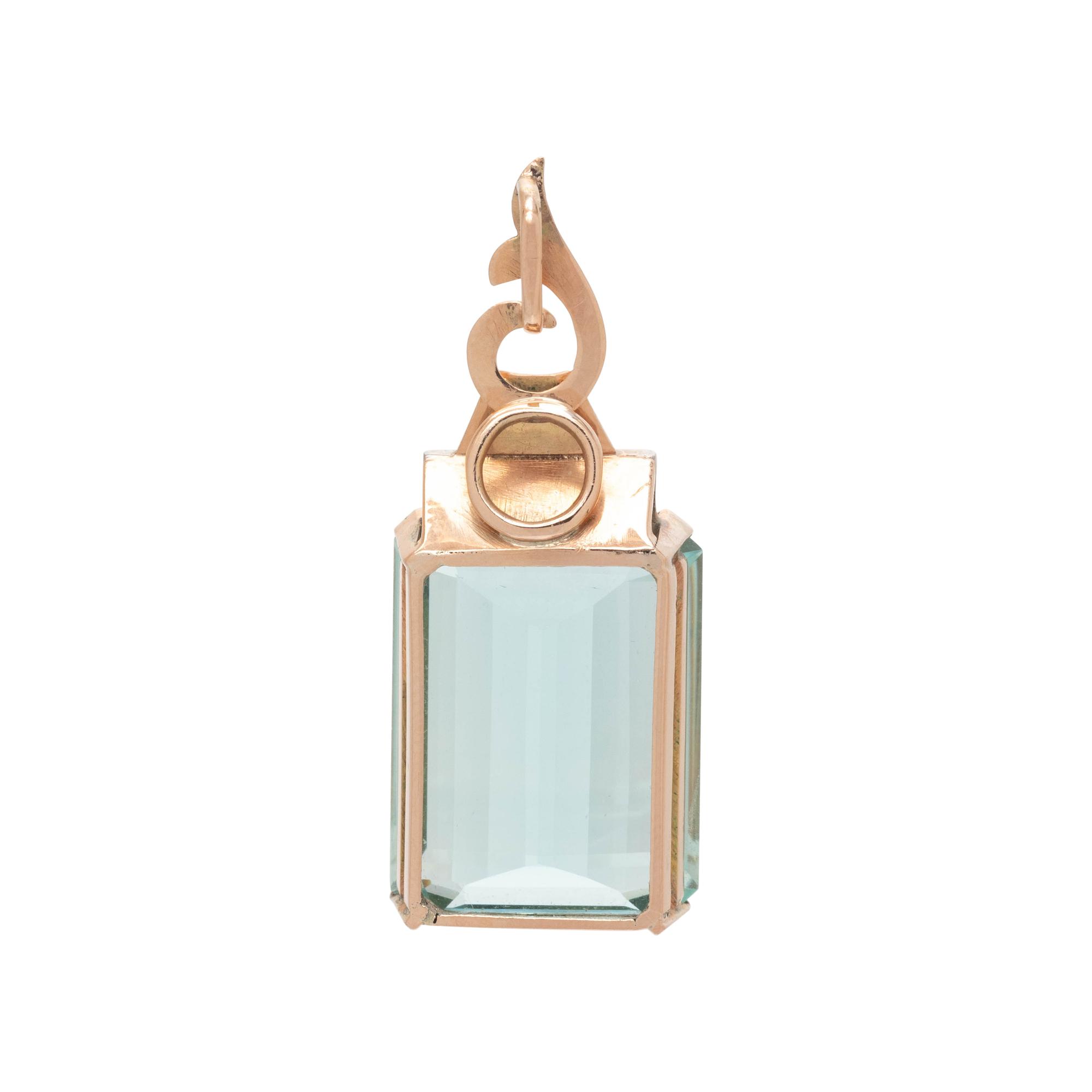 AQUAMARINE AND DIAMOND PENDANT