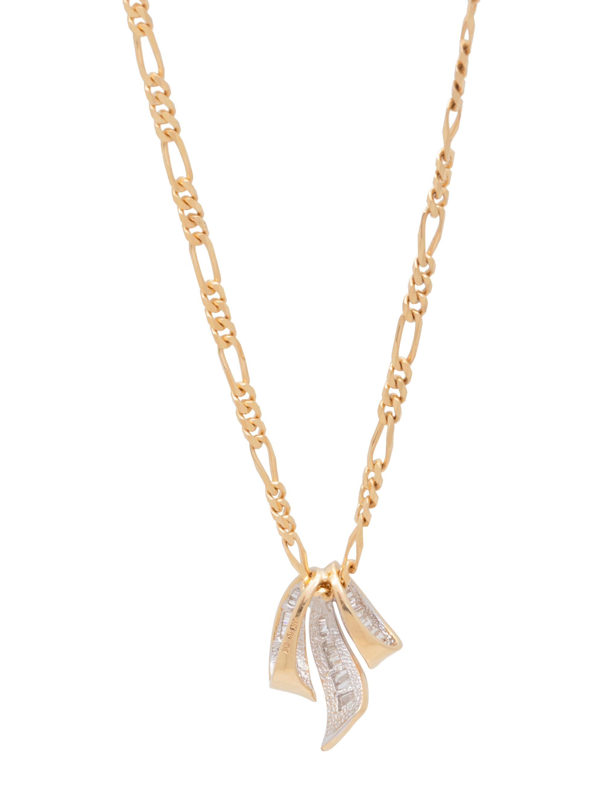YELLOW GOLD AND DIAMOND PENDANT/NECKLACE