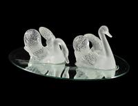 A Lalique Miroir Cygnes Centerpiece