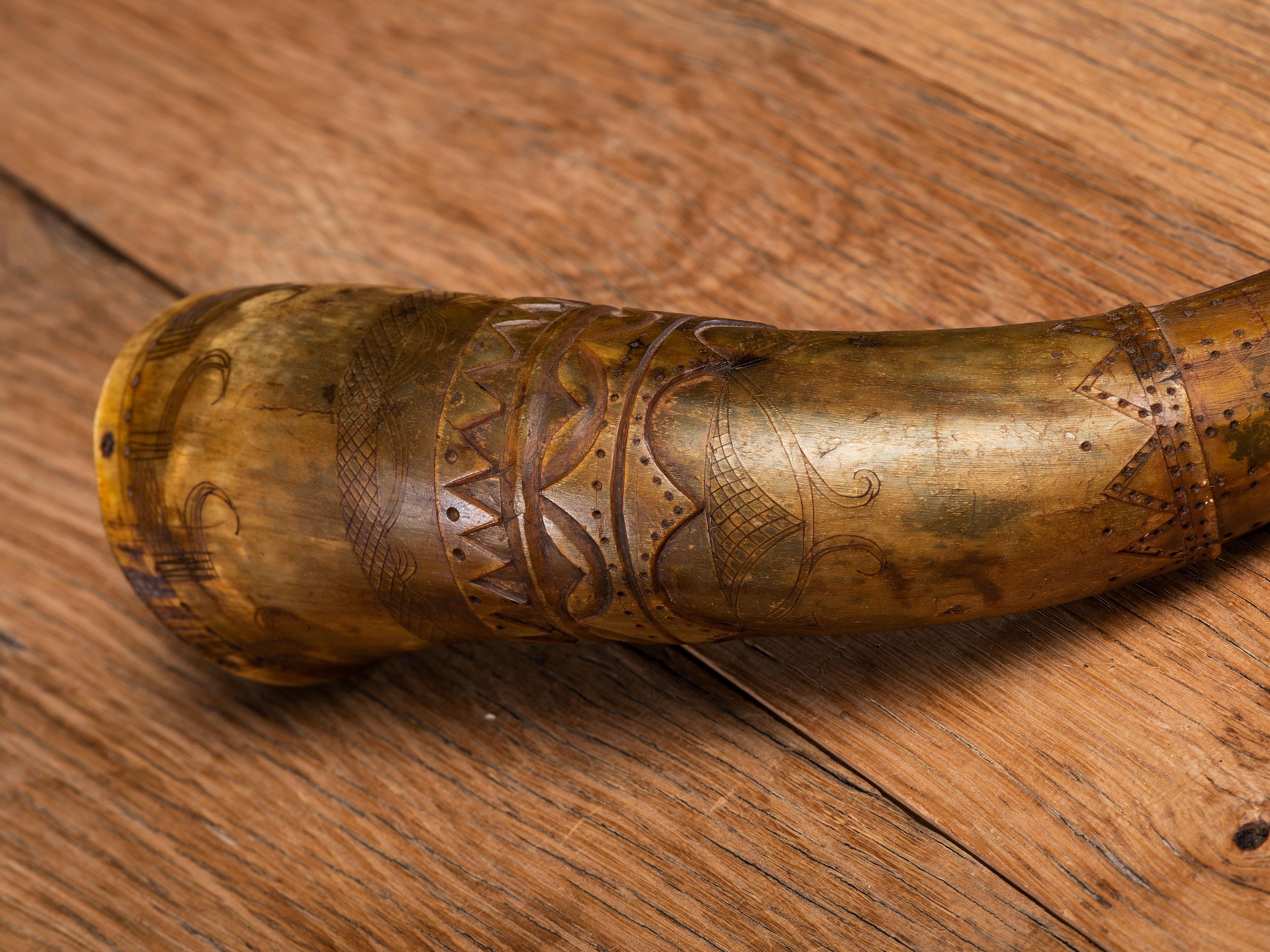 Great Lakes Carved Powder Horn, with Measure