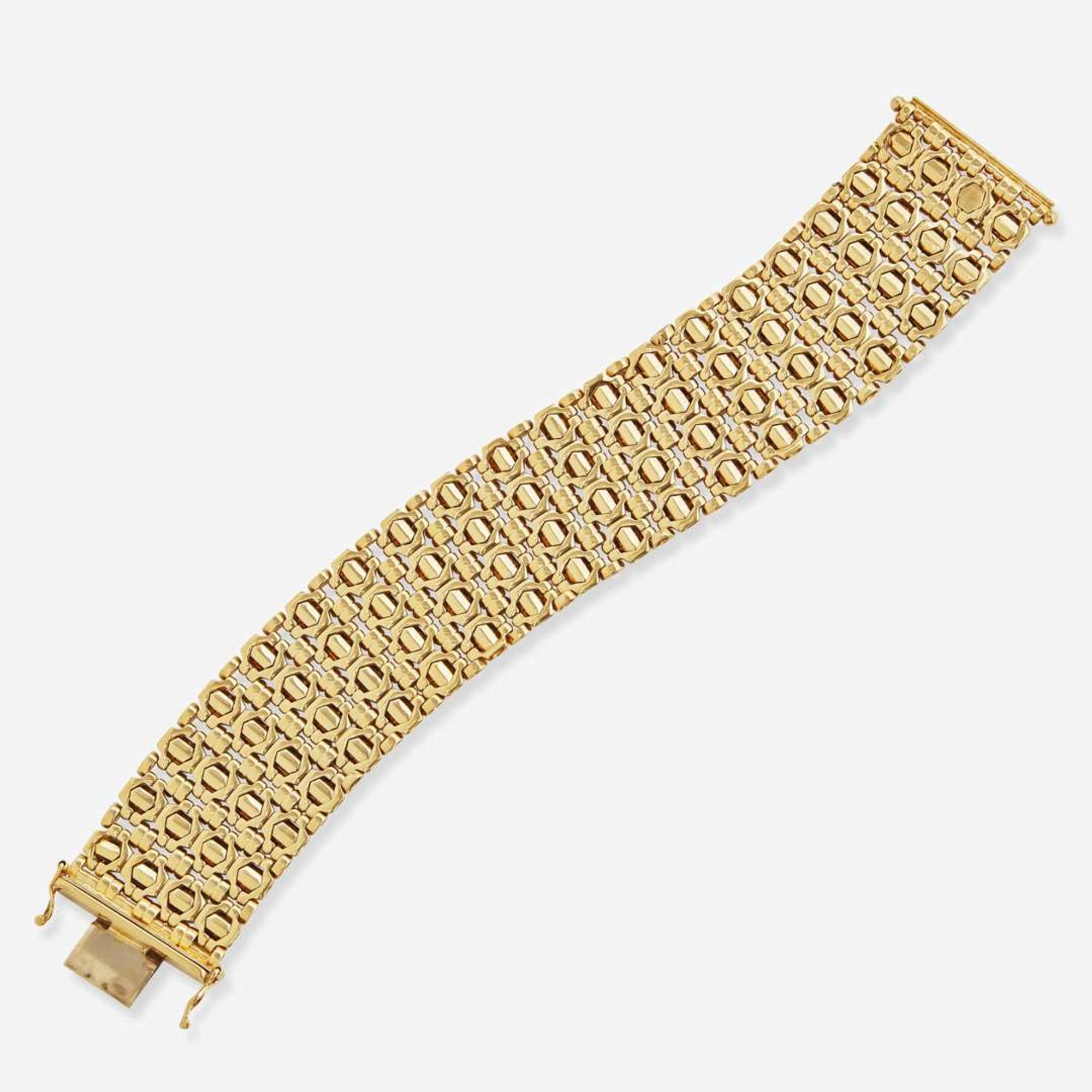 A 14K Yellow Gold Bracelet