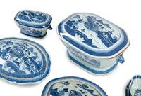 An Assembled Chinese Export Blue and White Porcelain Part Dinner Service — 18TH/19TH CENTURY