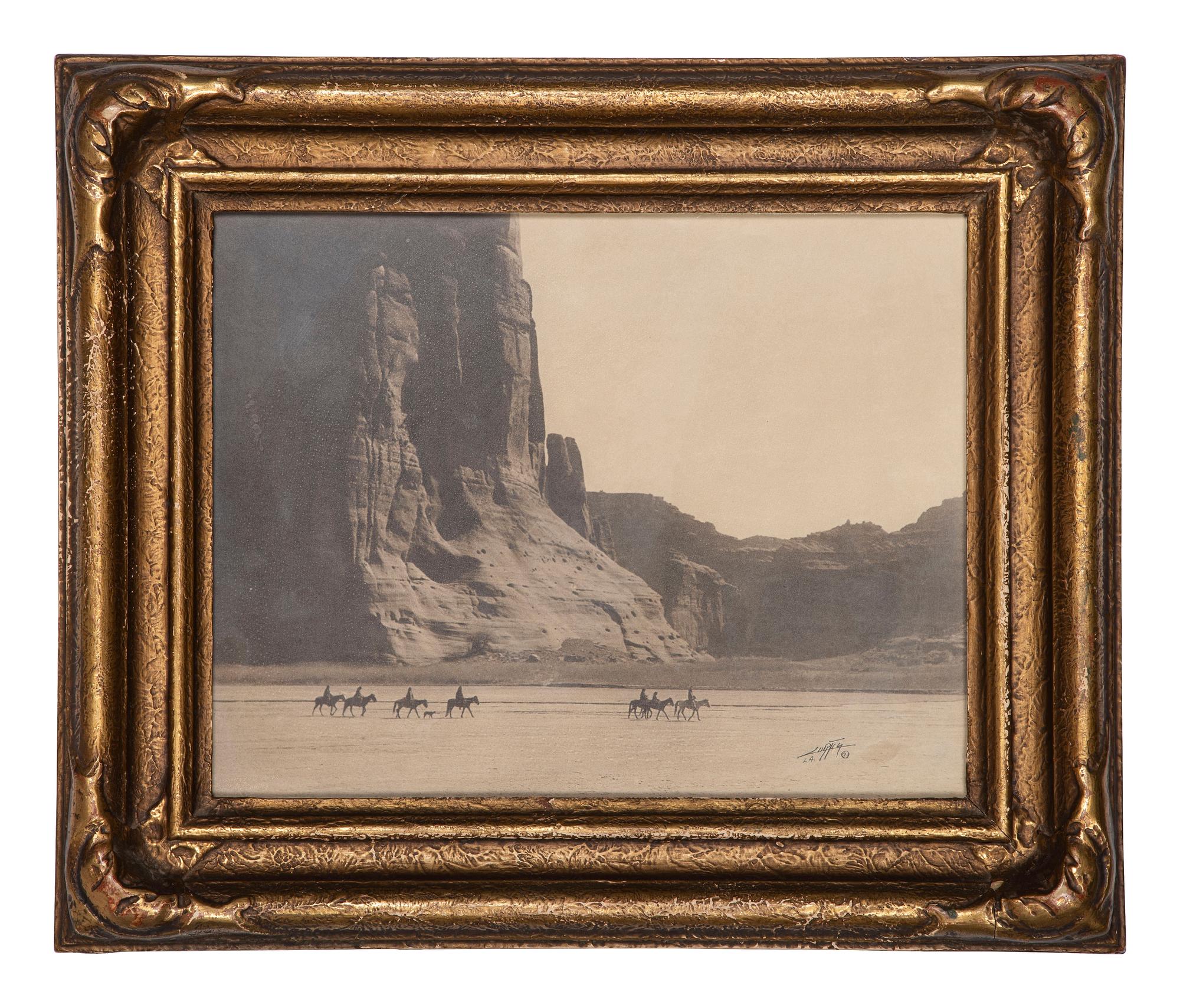 CURTIS, Edward (1868-1952), photographer. Canyon de Chelly.