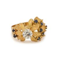 YELLOW GOLD, DIAMOND AND SAPPHIRE RING