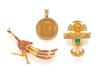 THREE GOLD AND GOLD PLATED ITEMS