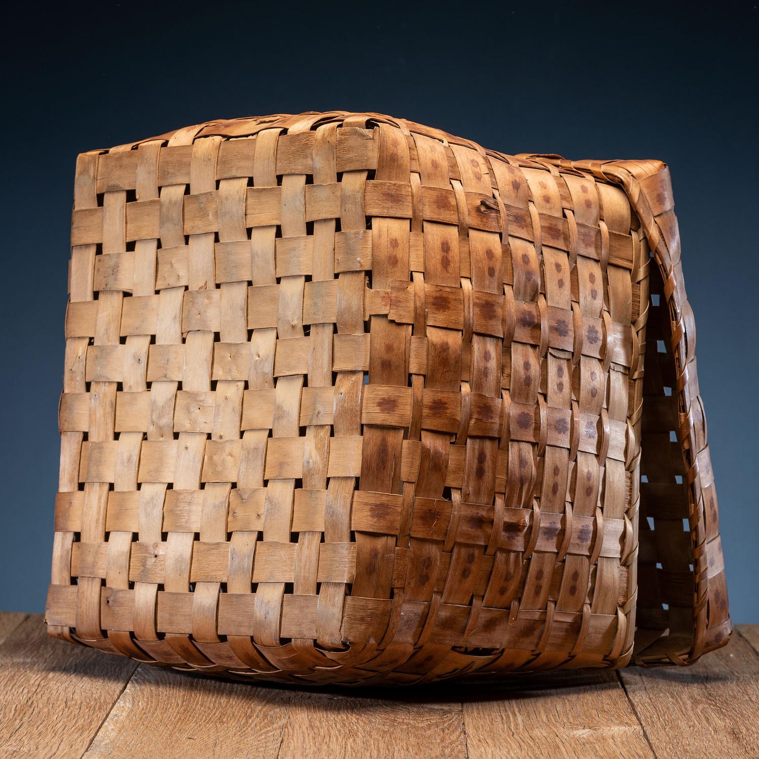 Northeastern Ash Splint Lidded Basket