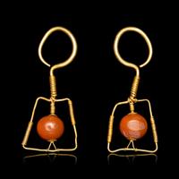 A Pair of Chinese Agate and Gold 'Pipa' Earrings, Erhuan, Ming Dynasty 明 金鑲瑪瑙琵琶耳環一對
