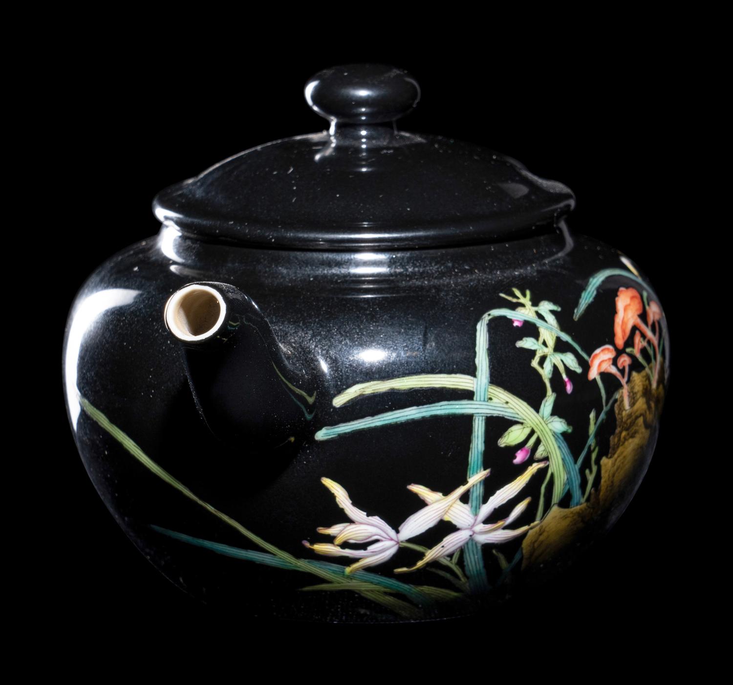A Chinese Black Ground Famille Rose Porcelain Covered Teapot