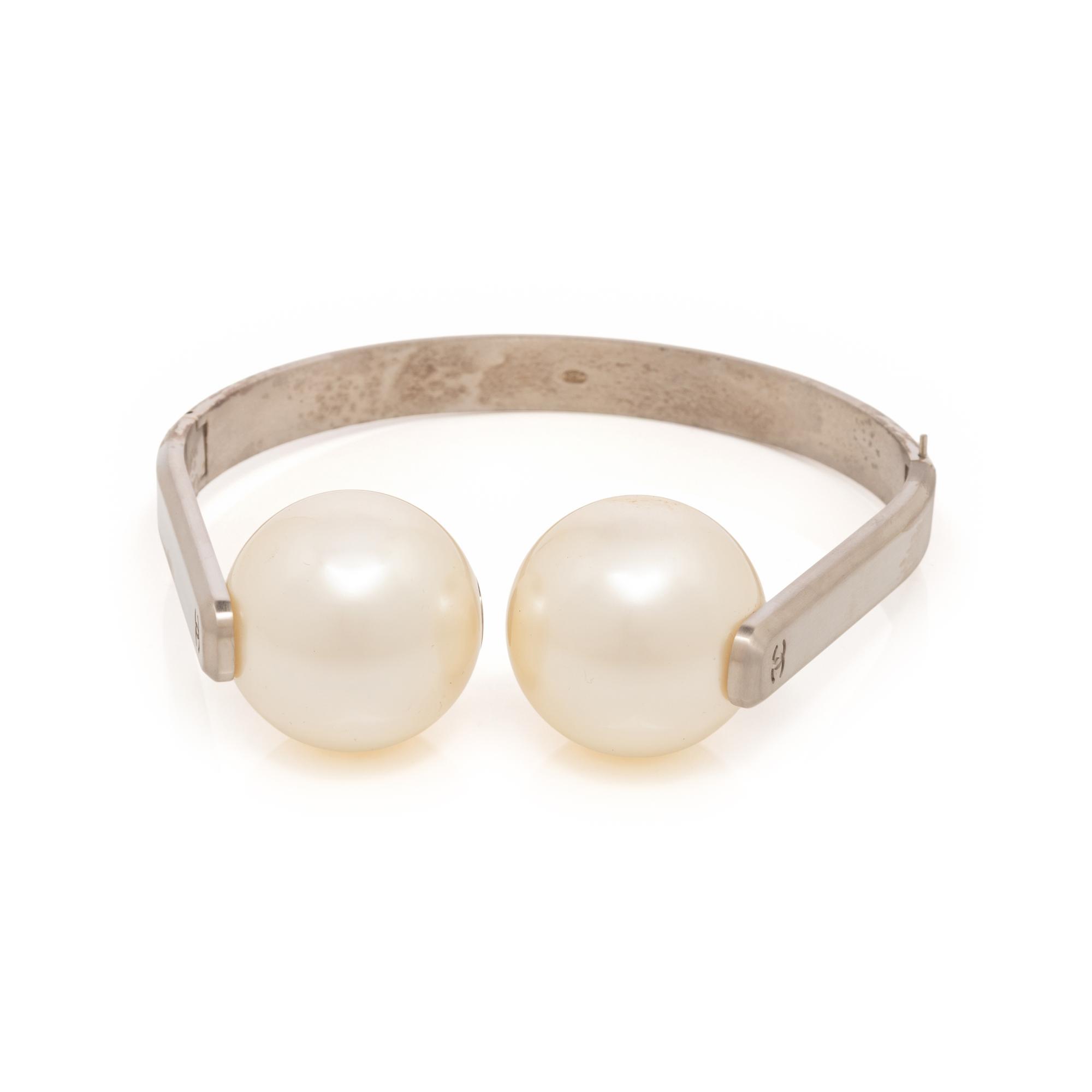 Chanel, Oversized Faux-Pearl Choker Necklace, S/S 2014