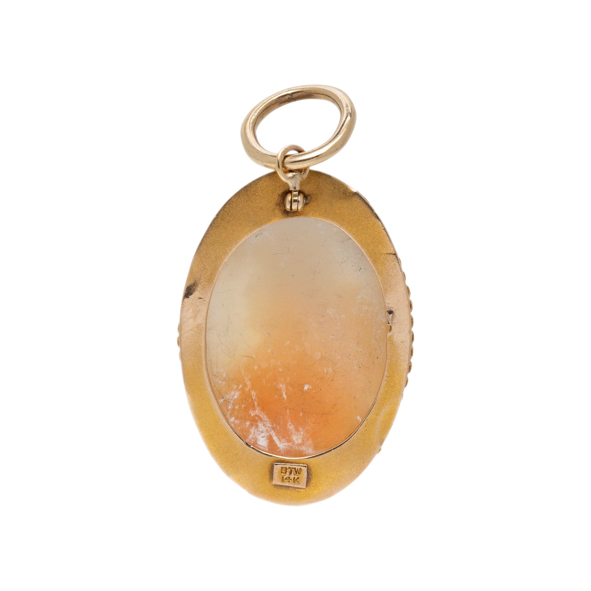 YELLOW GOLD CAMEO PENDANT