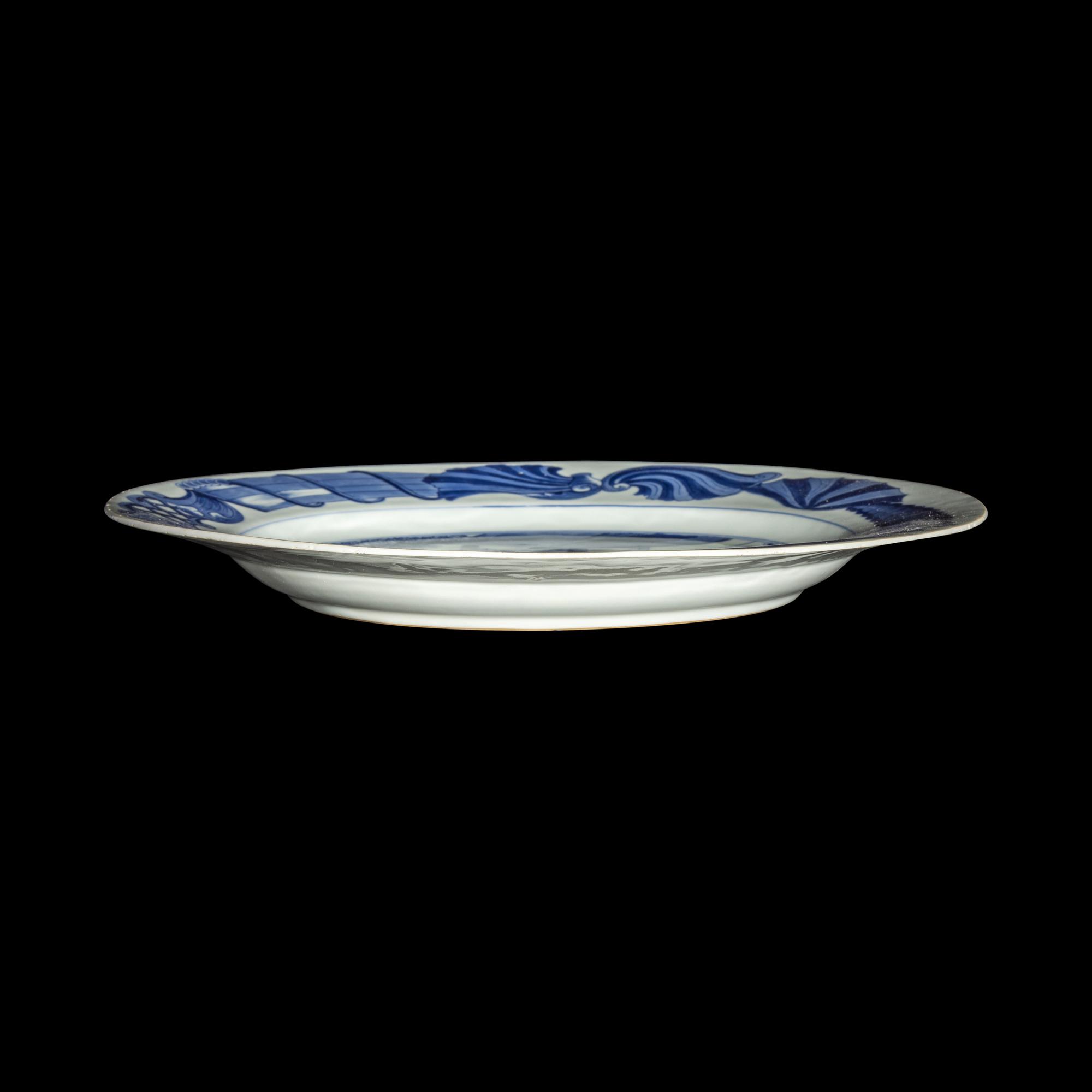 Two Chinese Export Blue and White Porcelain 'Tea Cultivation' Plates, Qianlong Period 清乾隆 青花外銷製茶圖賞盤兩件