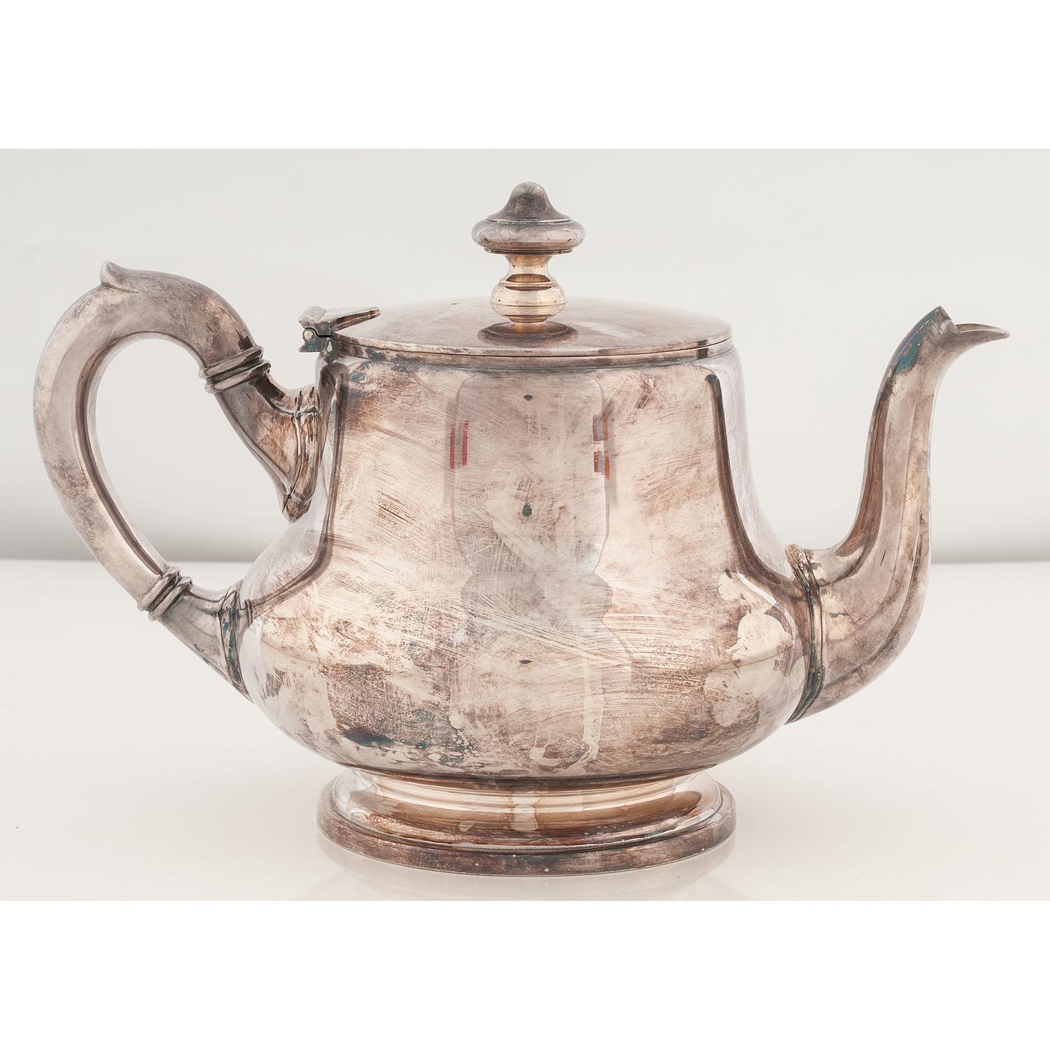 Adolf Hitler Initialed Teapot, Reportedly Taken from his Home by World War II Officer, with Provenance