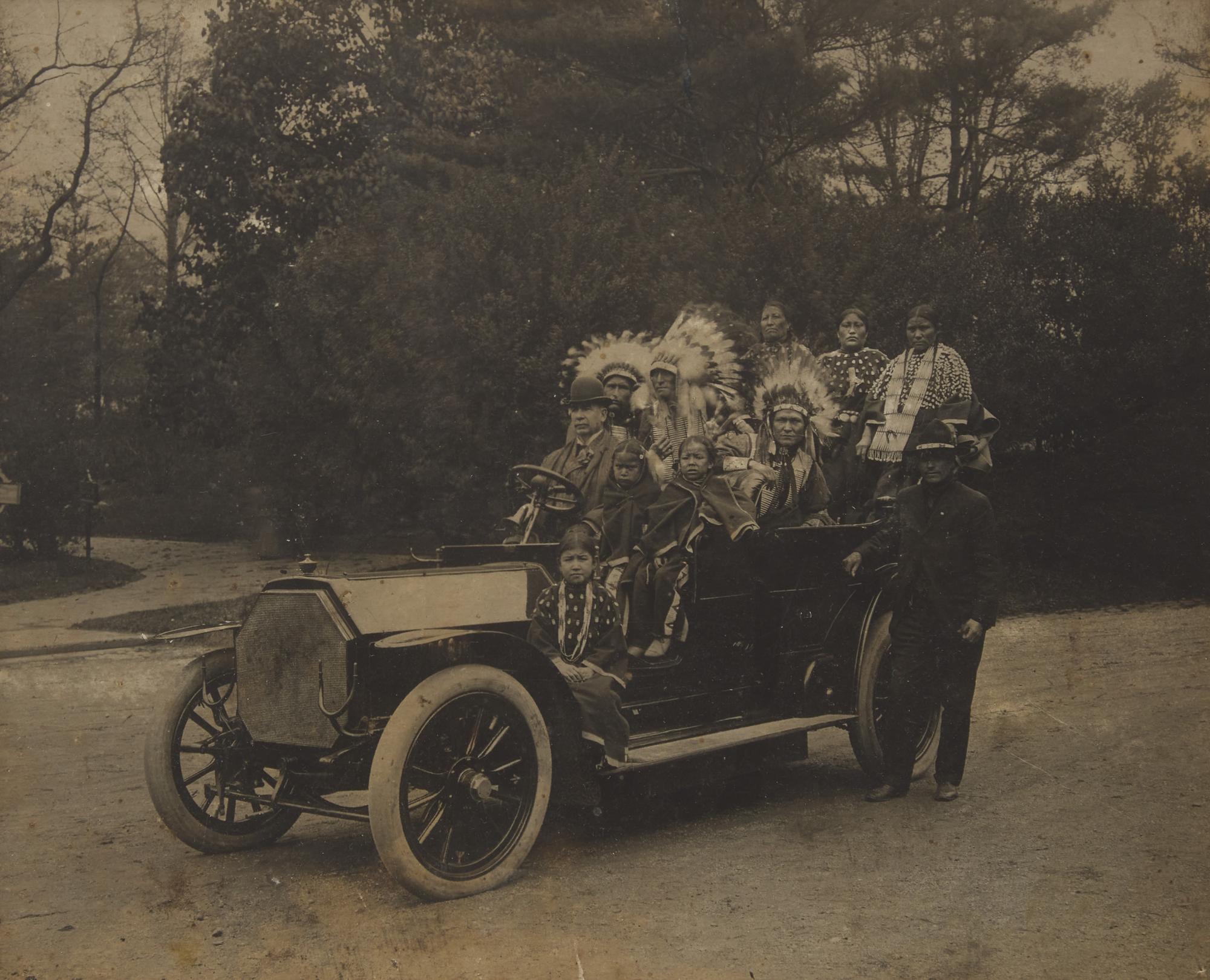 [Native-Americana] Group of 14 photographs, ca. mid-19th to early 20th century