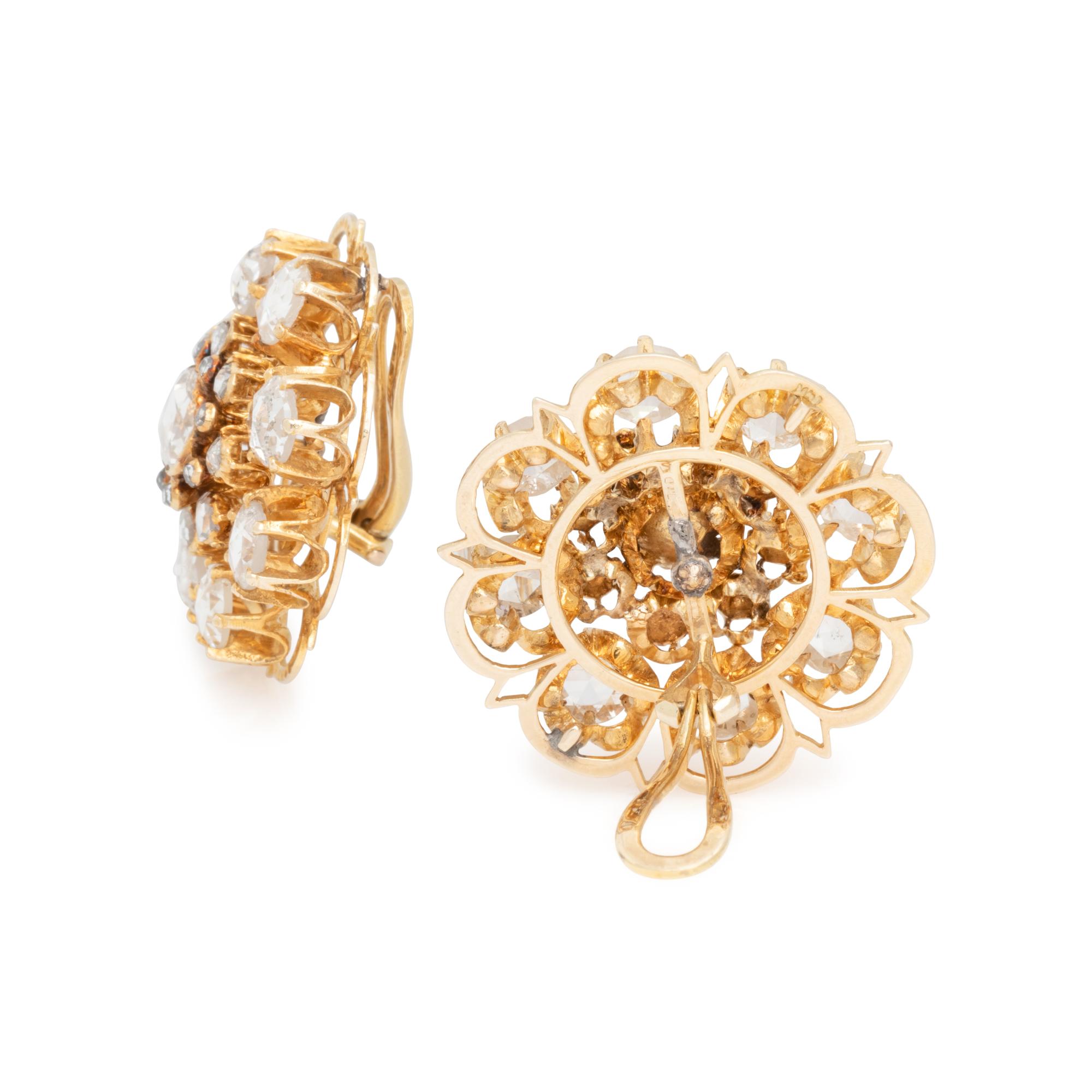 YELLOW GOLD AND DIAMOND EARCLIPS
