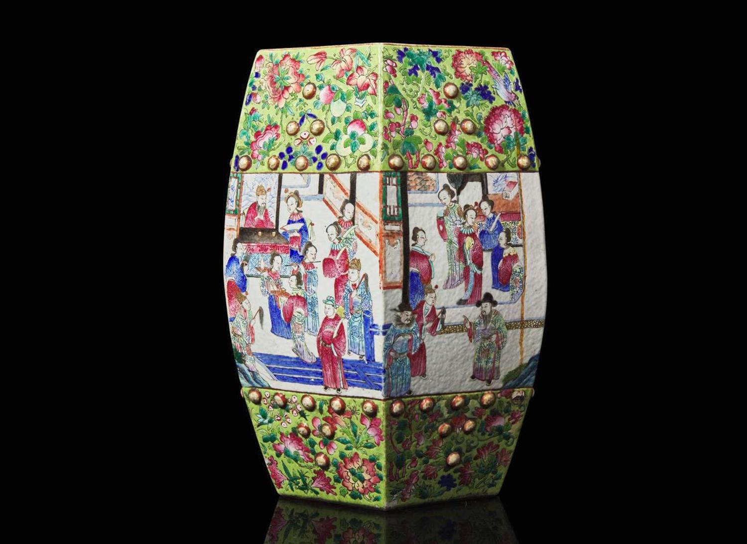 A Chinese famille rose-decorated hexagonal garden stool, late 19th to early 20th century 粉彩開光繡墩 十九世紀晚至二十世紀初