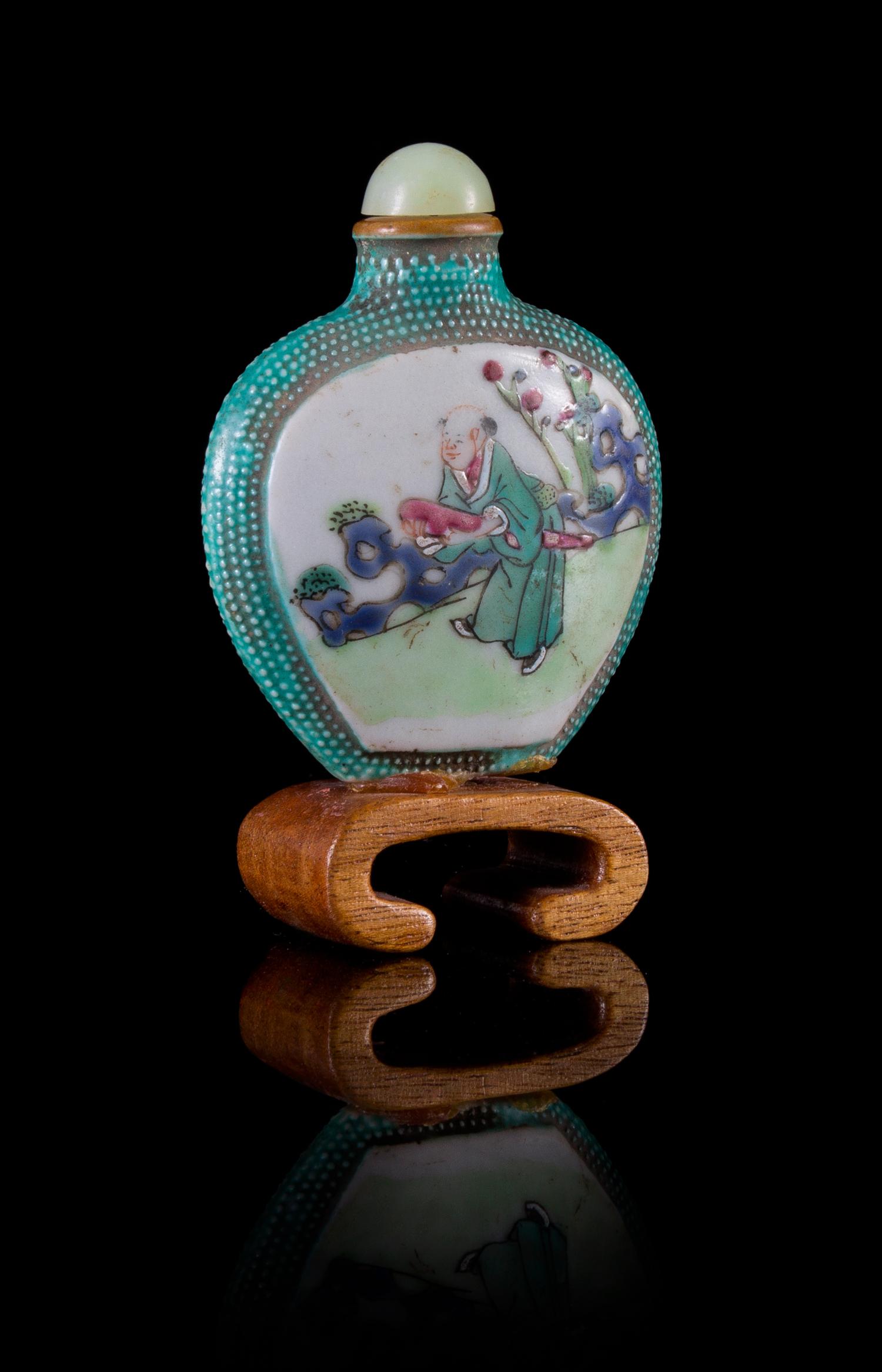 A Famille Rose Porcelain Snuff Bottle — 19TH CENTURY
