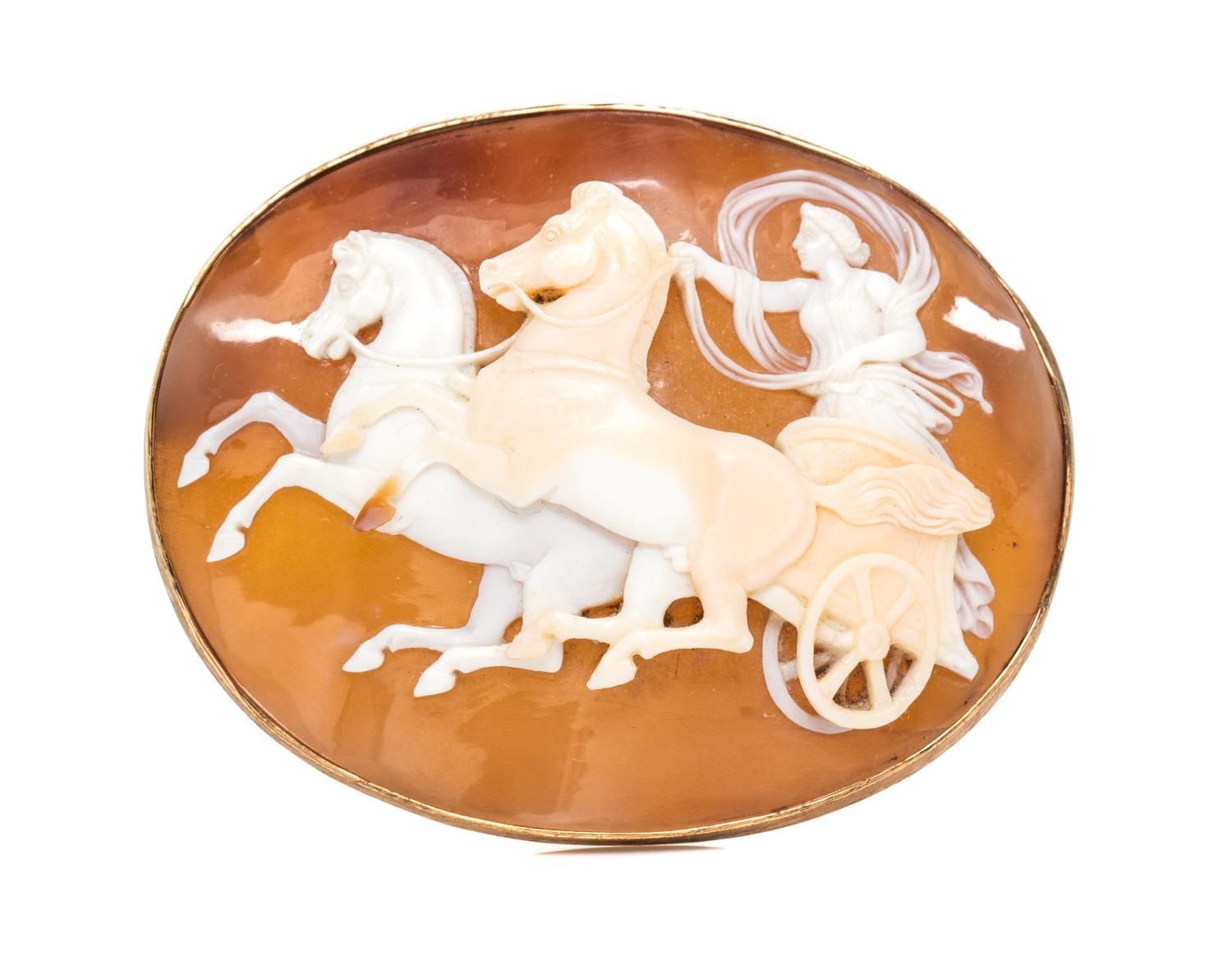 A Yellow Gold and Shell Cameo Brooch,