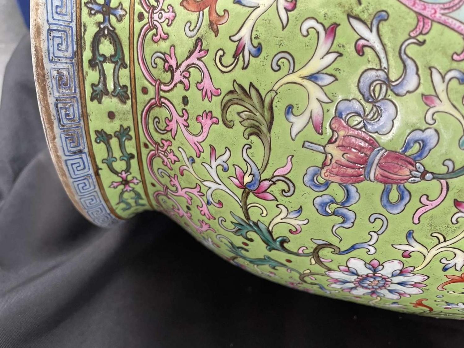 A large Chinese famille rose-decorated "Boys" Vase 粉彩嬰戲圖開光雙耳大瓶 Jiaqing mark ???