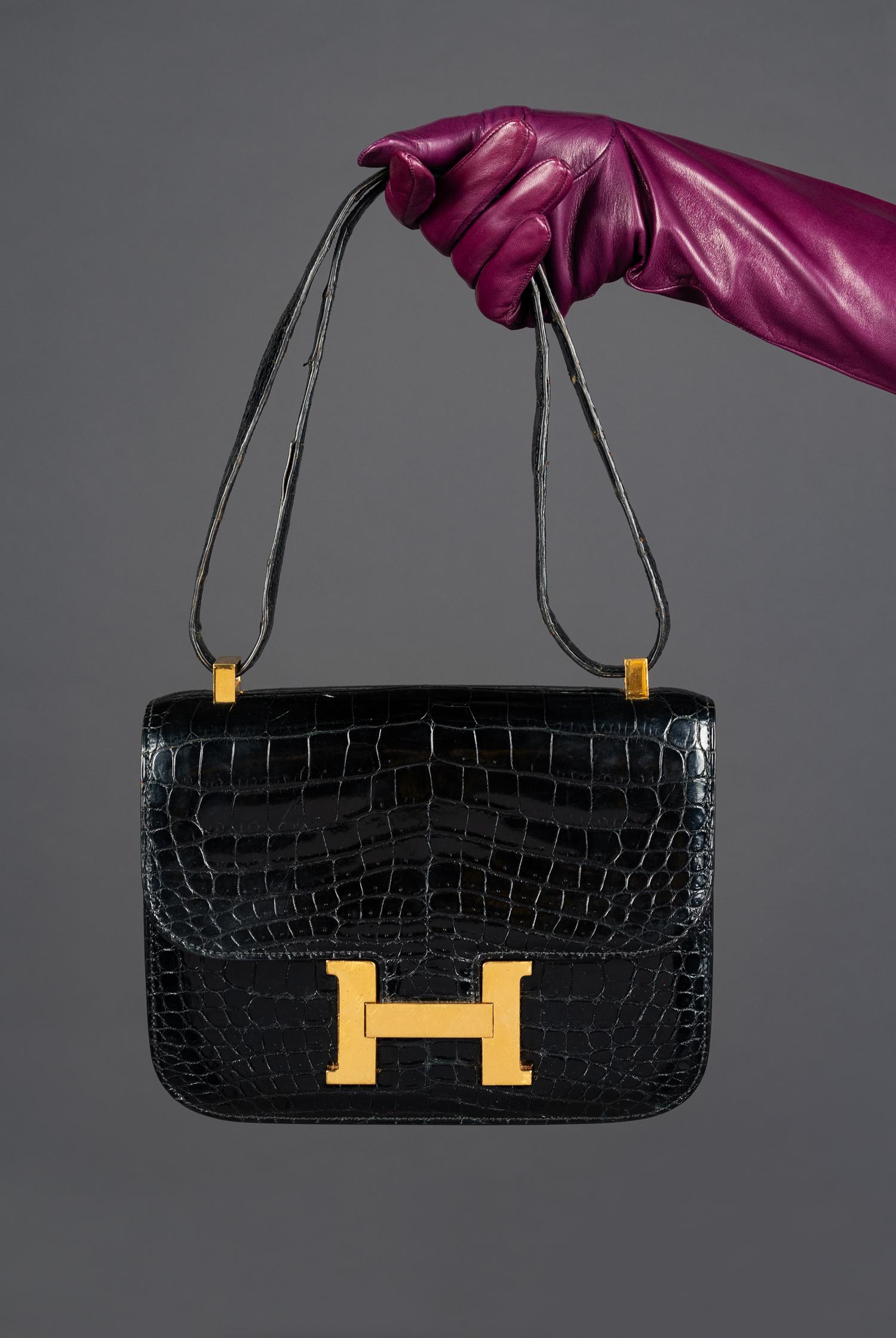 Hermès Constance 23 Shoulder Bag Shiny Black Crocodile