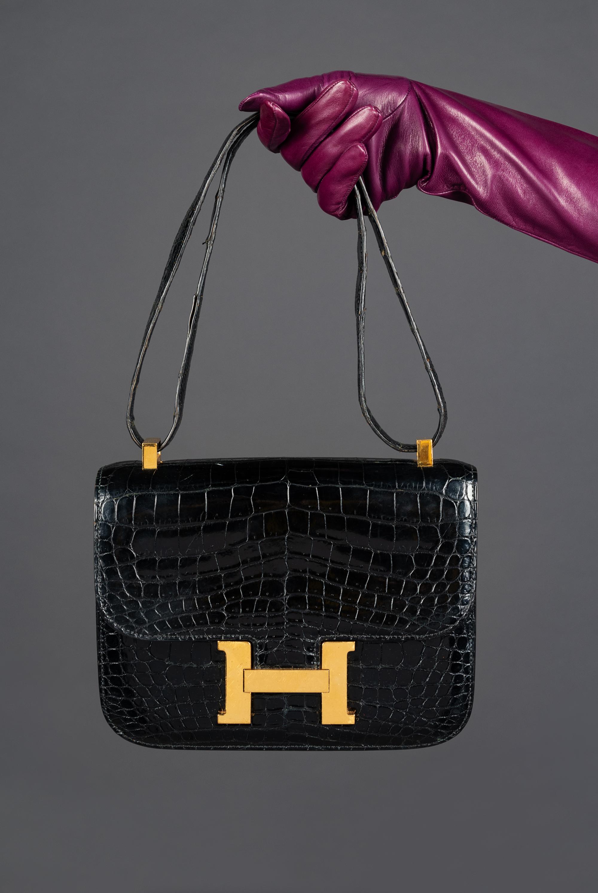 Hermès Constance 23 Shoulder Bag Shiny Black Crocodile