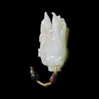 A Chinese Pale Celadon Jade Buddha's Hand Citron Pendant, 19th Century 清晚期 青白玉佛手