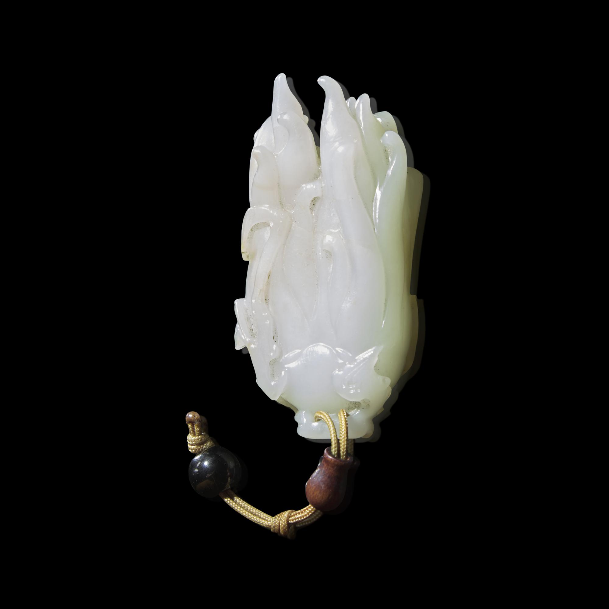 A Chinese Pale Celadon Jade Buddha's Hand Citron Pendant, 19th Century 清晚期 青白玉佛手