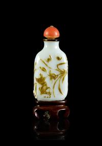 A Chinese Yellowish-Brown Overlay White Peking Glass Snuff Bottle