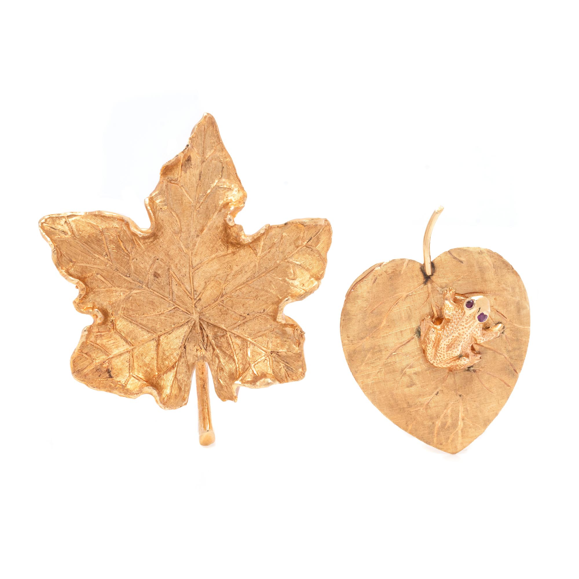 COLLECTION OF YELLOW GOLD BROOCHES