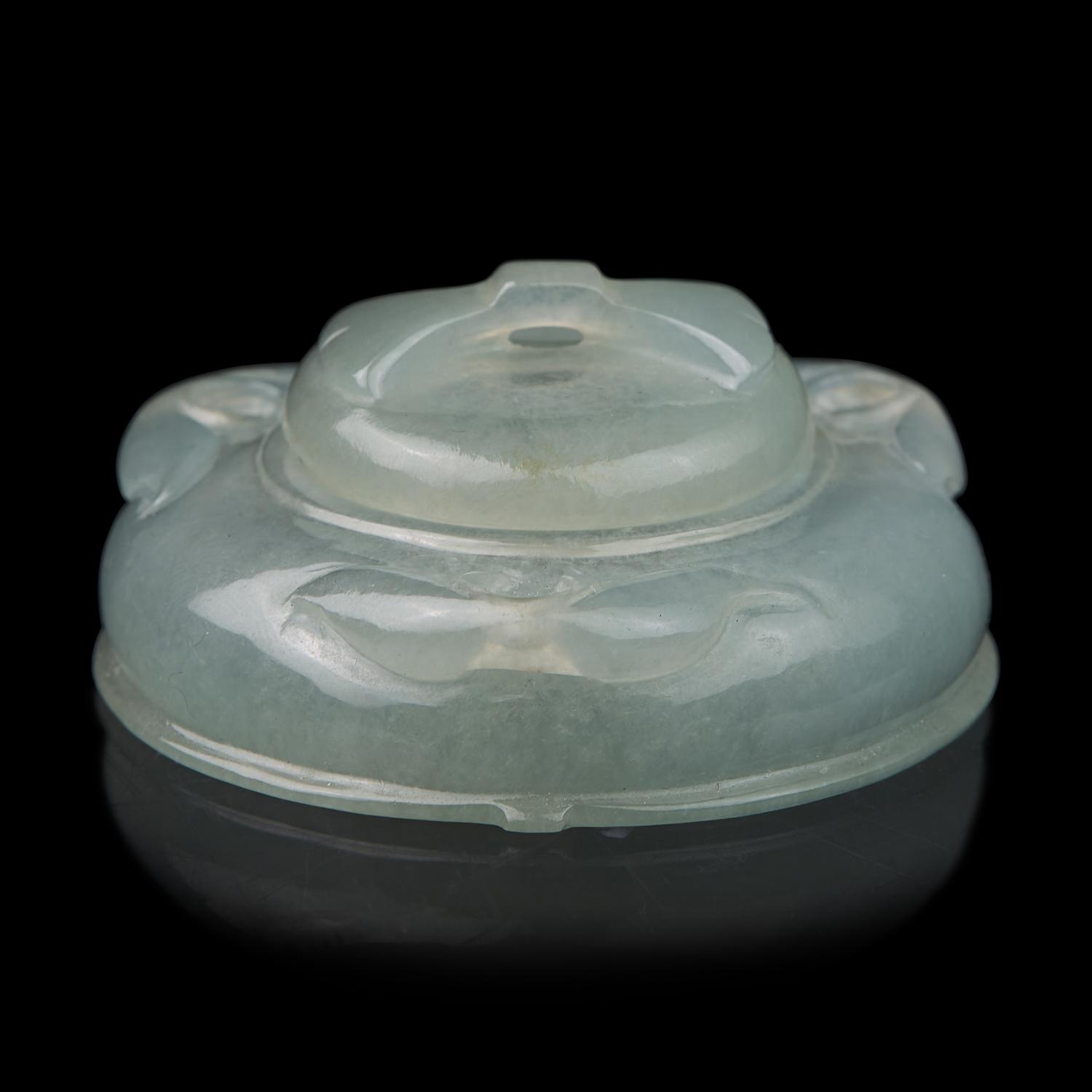 A Small Chinese Jadeite Vessel and Cover, Early 20th Century 民國 翡翠小蓋盒