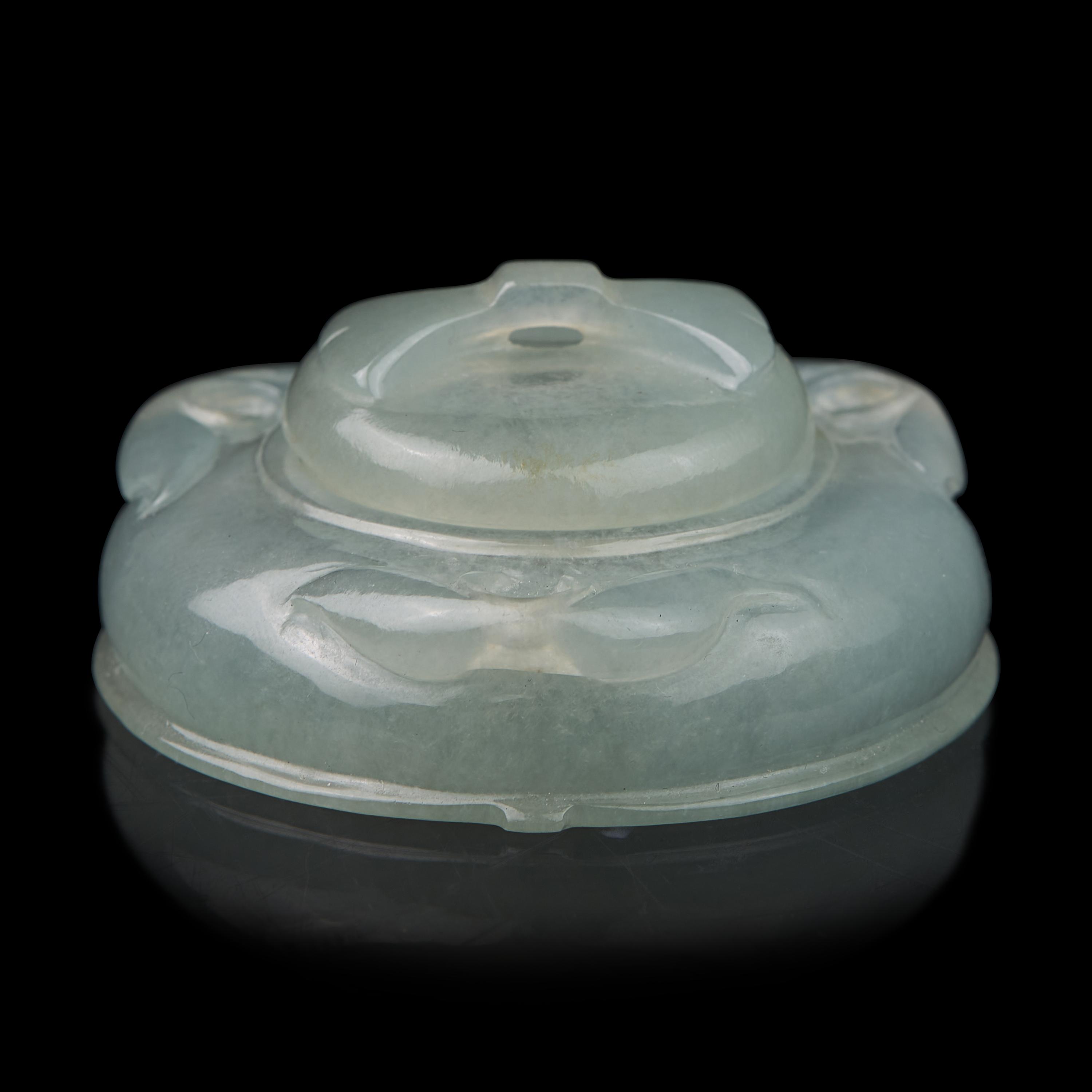 A Small Chinese Jadeite Vessel and Cover, Early 20th Century 民國 翡翠小蓋盒