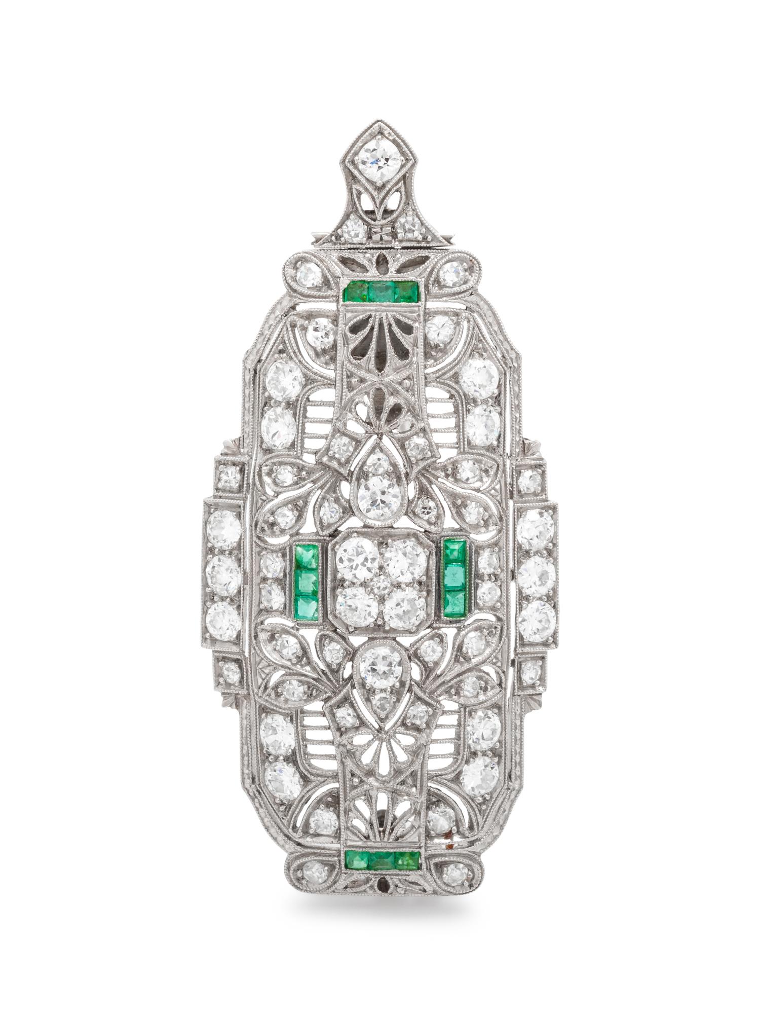 ART DECO, DIAMOND AND EMERALD PENDANT/BROOCH