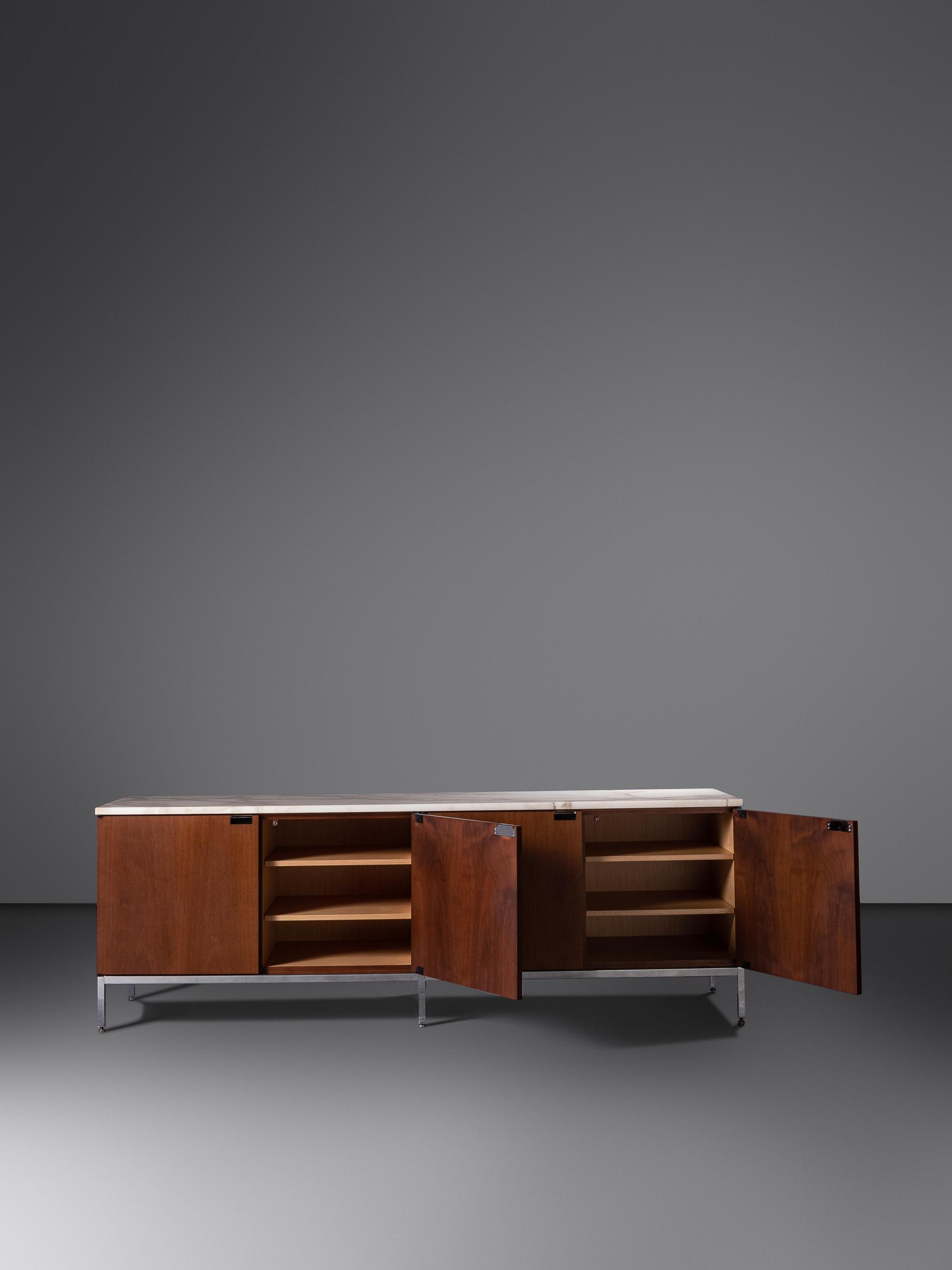 Cabinet Knoll Associates, USA