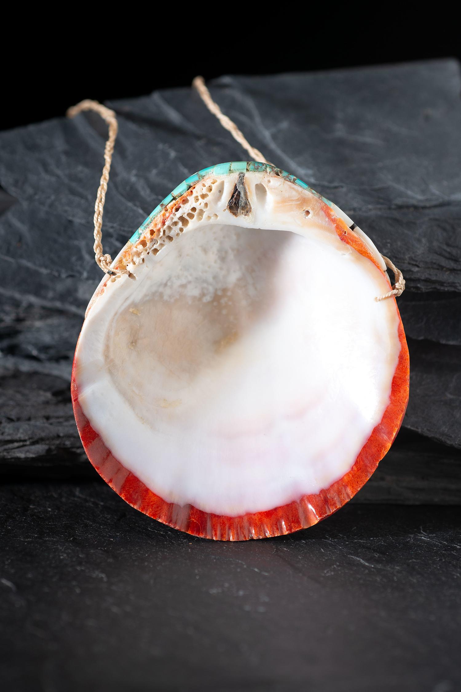 Kewa Inlaid Spiny Oyster Pendant