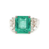 EMERALD AND DIAMOND RING