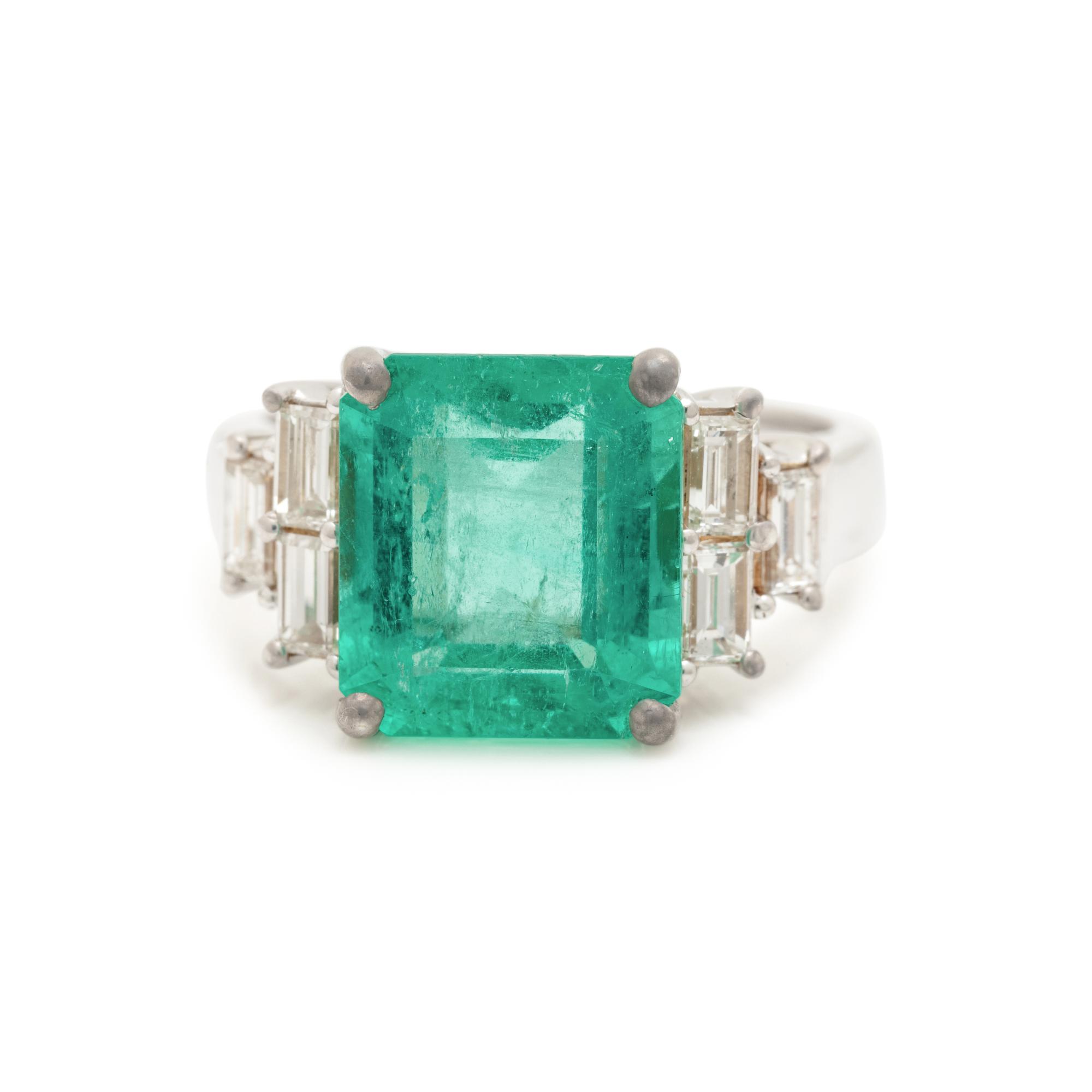 EMERALD AND DIAMOND RING