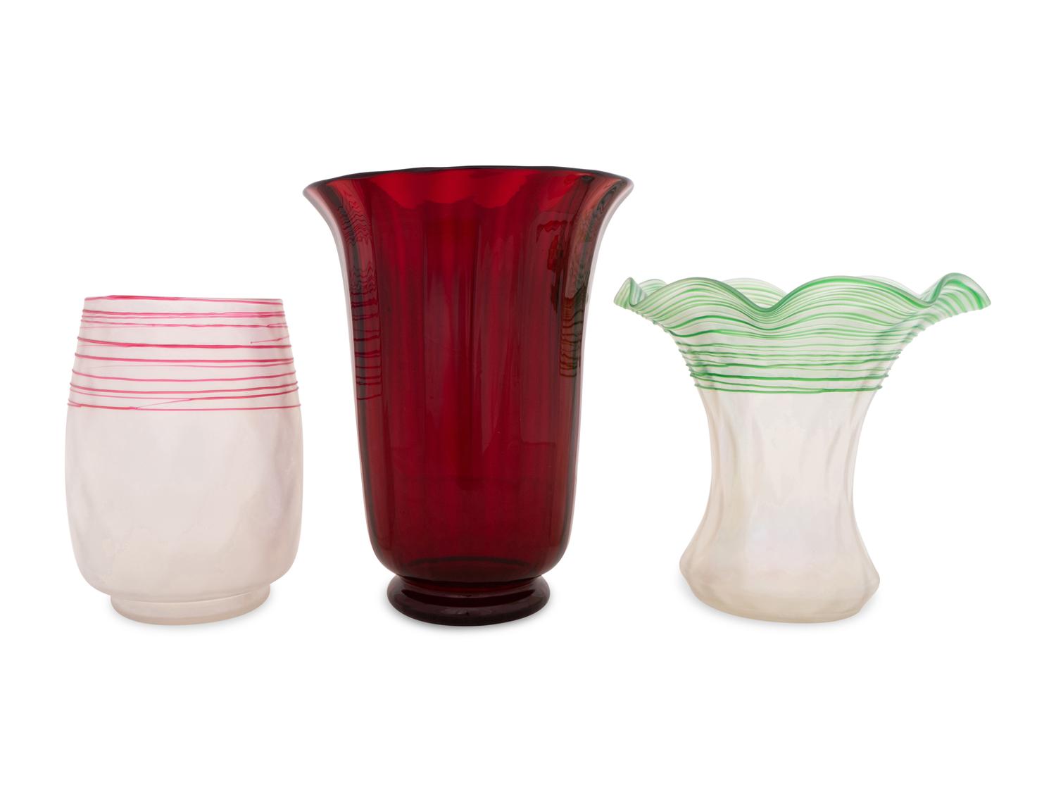 A Pair of Frederick Carder-Era Steuben Verre de Soie Reeded Vases and a Selenium Red Shade Vase