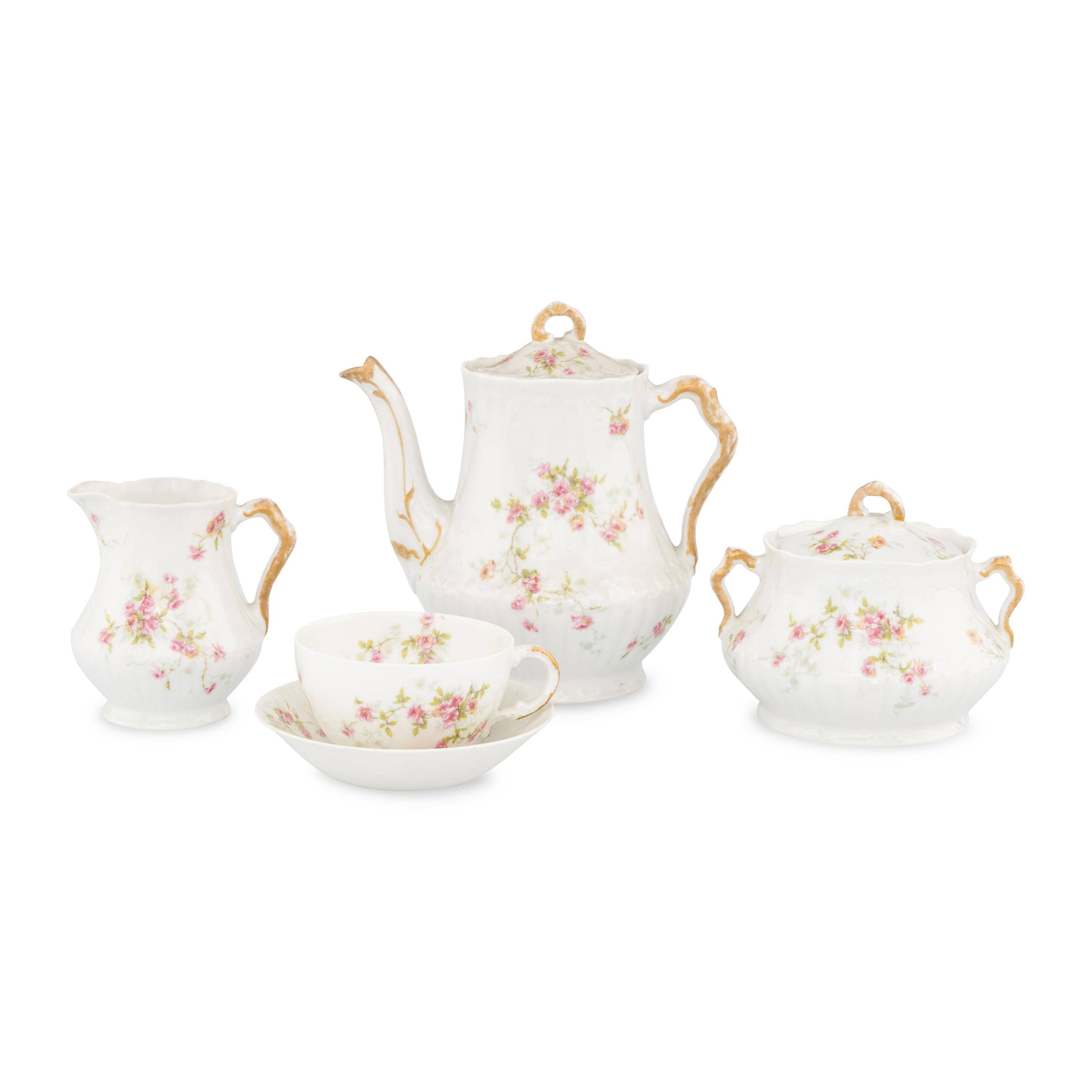 A Havilland-Limoges Porcelain Dessert Service